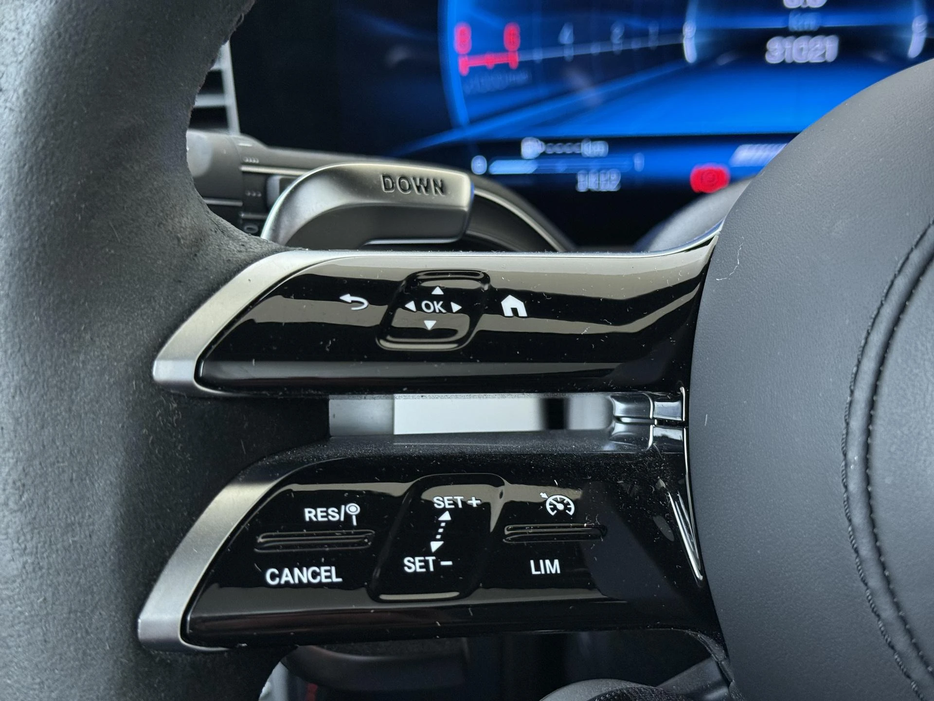 Mercedes-Benz-GLE-image-10