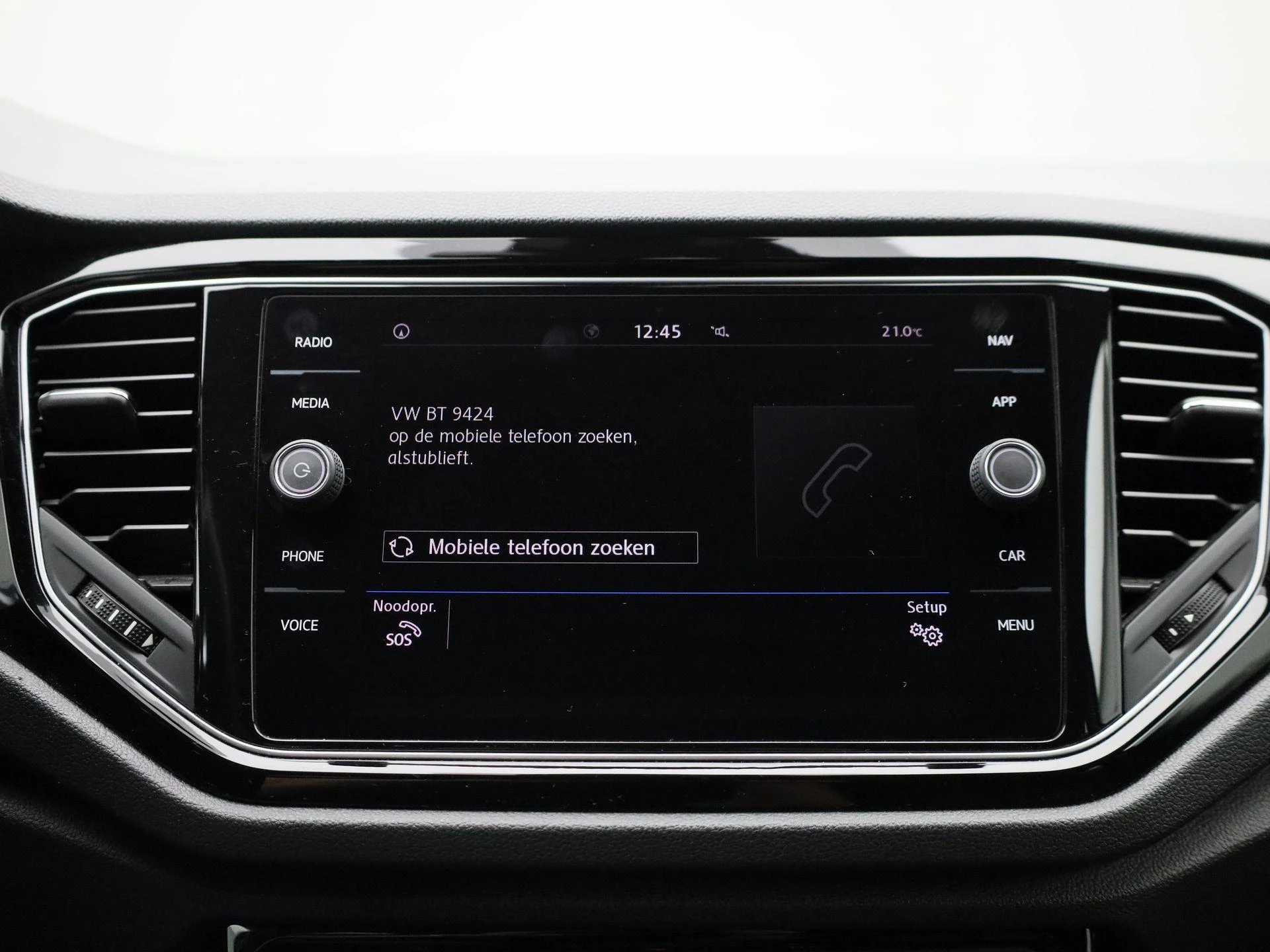 Volkswagen-T-Roc-image-20