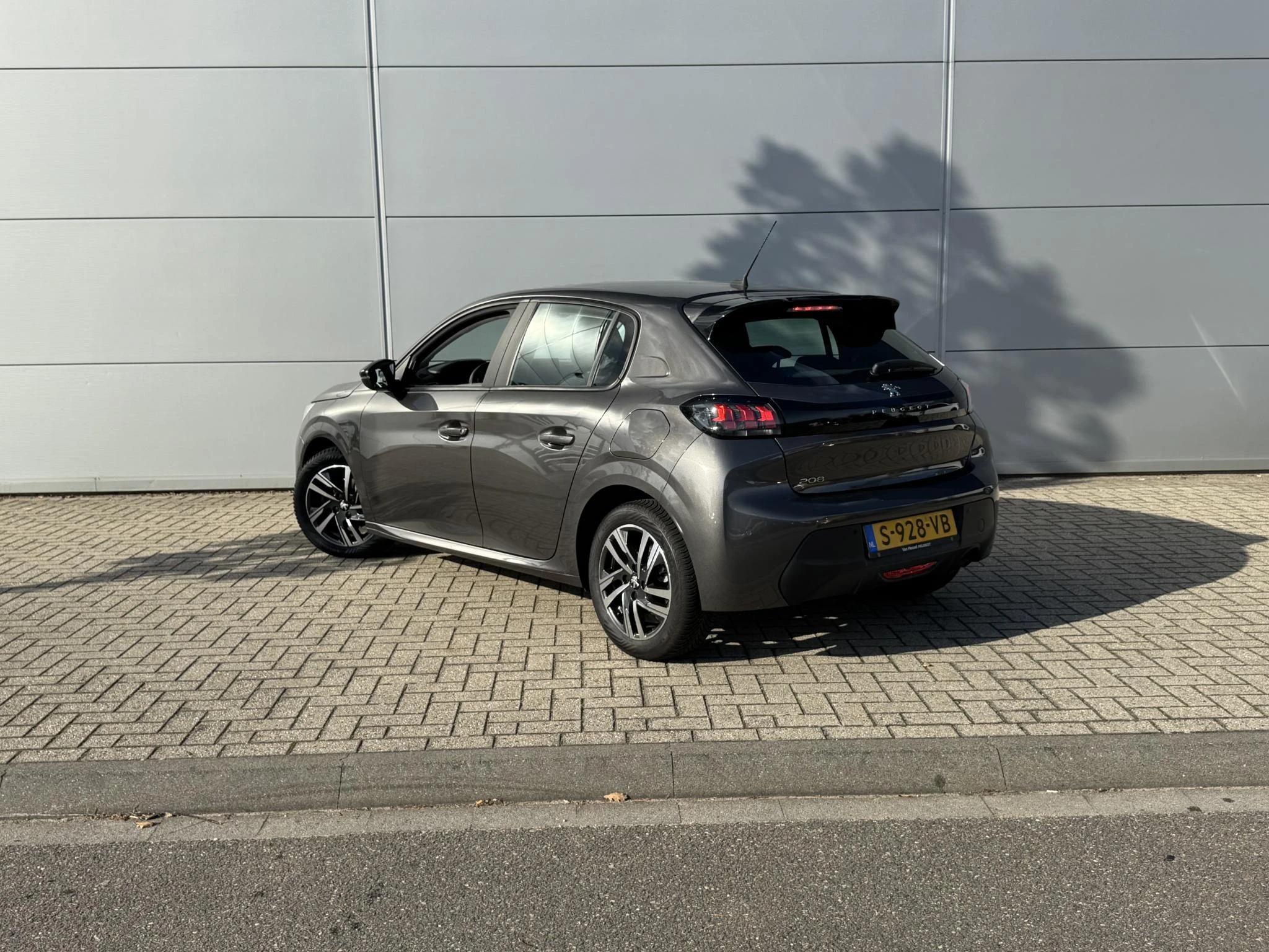 Peugeot-208-image-3