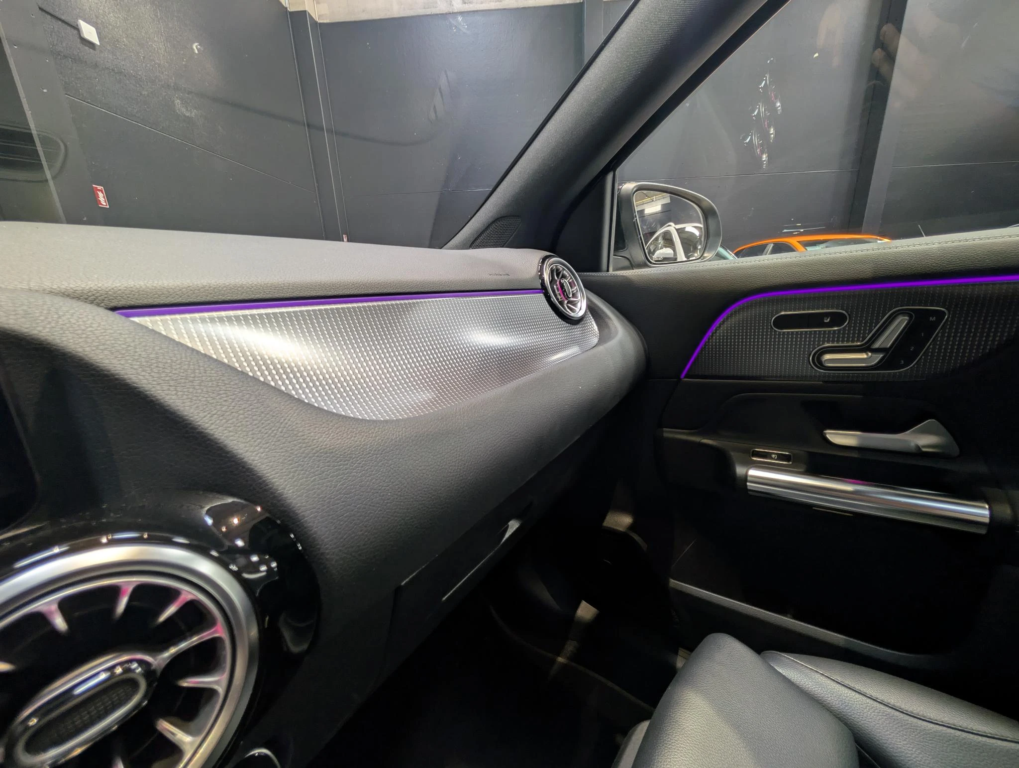 Mercedes-Benz-EQA-image-18
