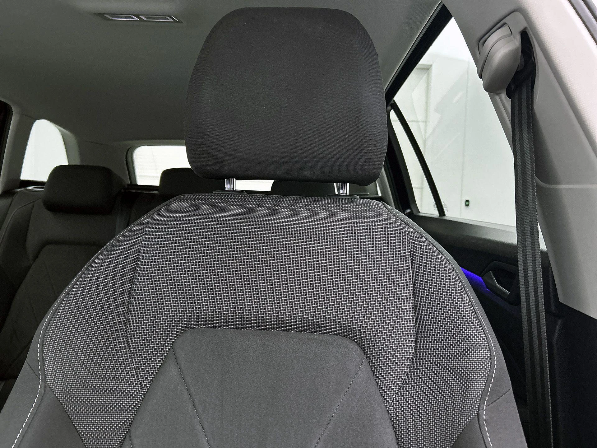 Volkswagen-Golf-image-12
