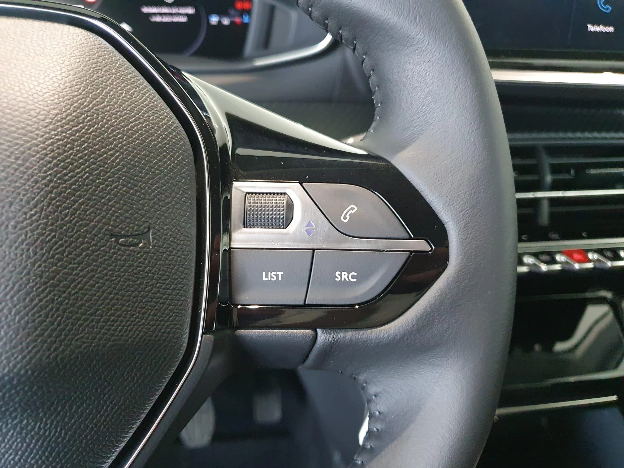 Peugeot-208-image-10