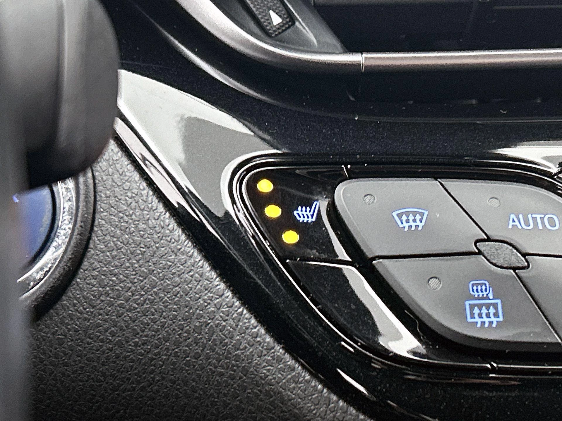Toyota-C-HR-image-7
