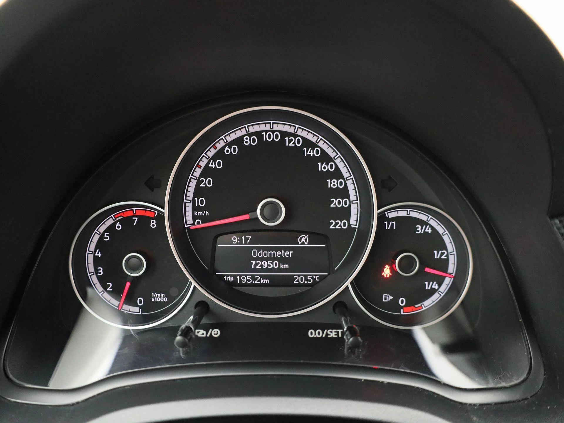 Volkswagen-up!-image-18