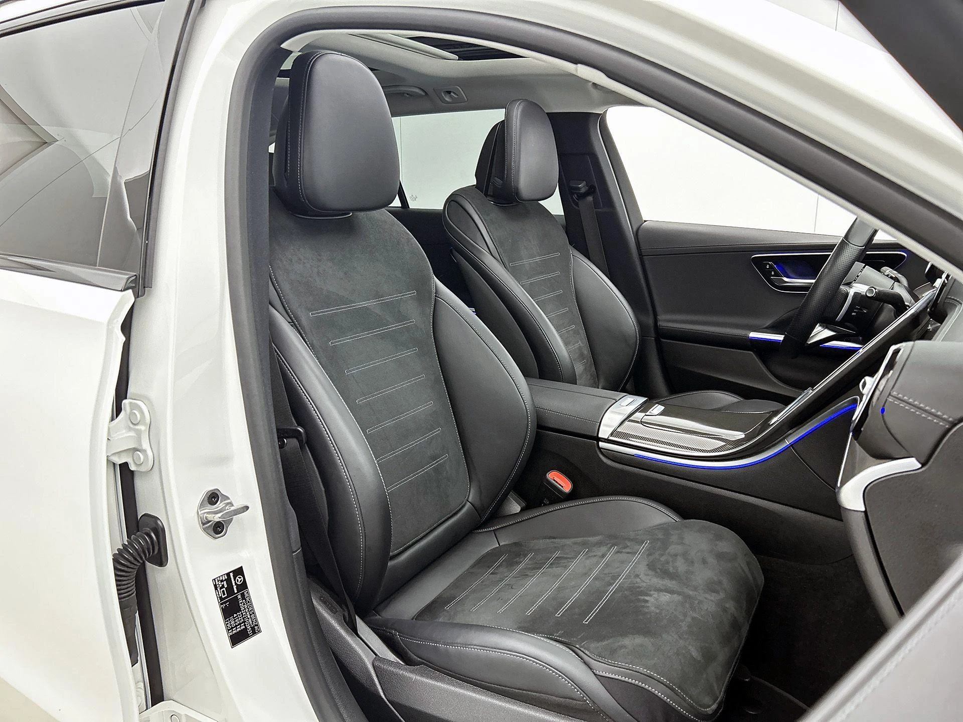 Mercedes-Benz-C-Klasse-image-38