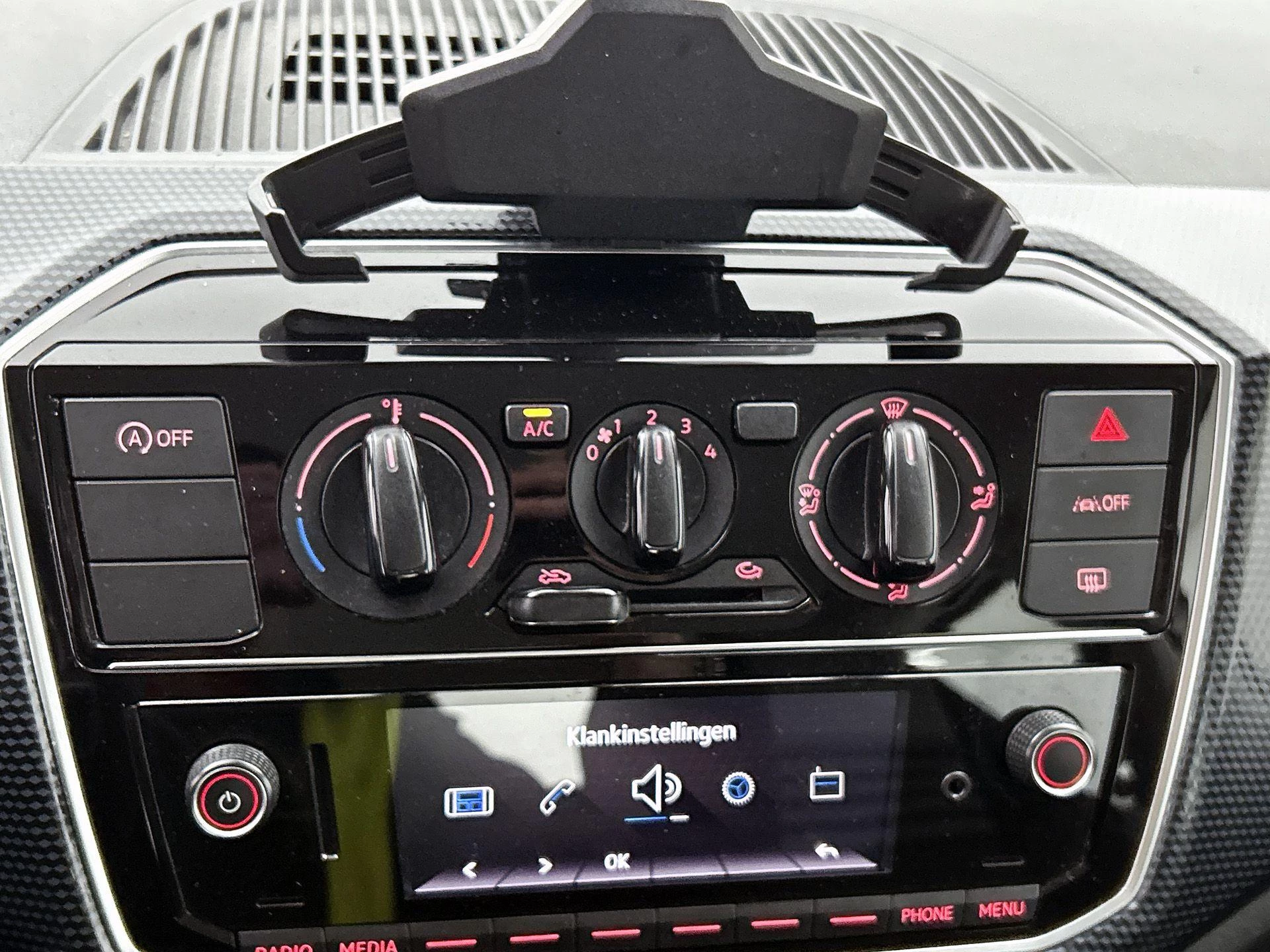 Volkswagen-up!-image-20