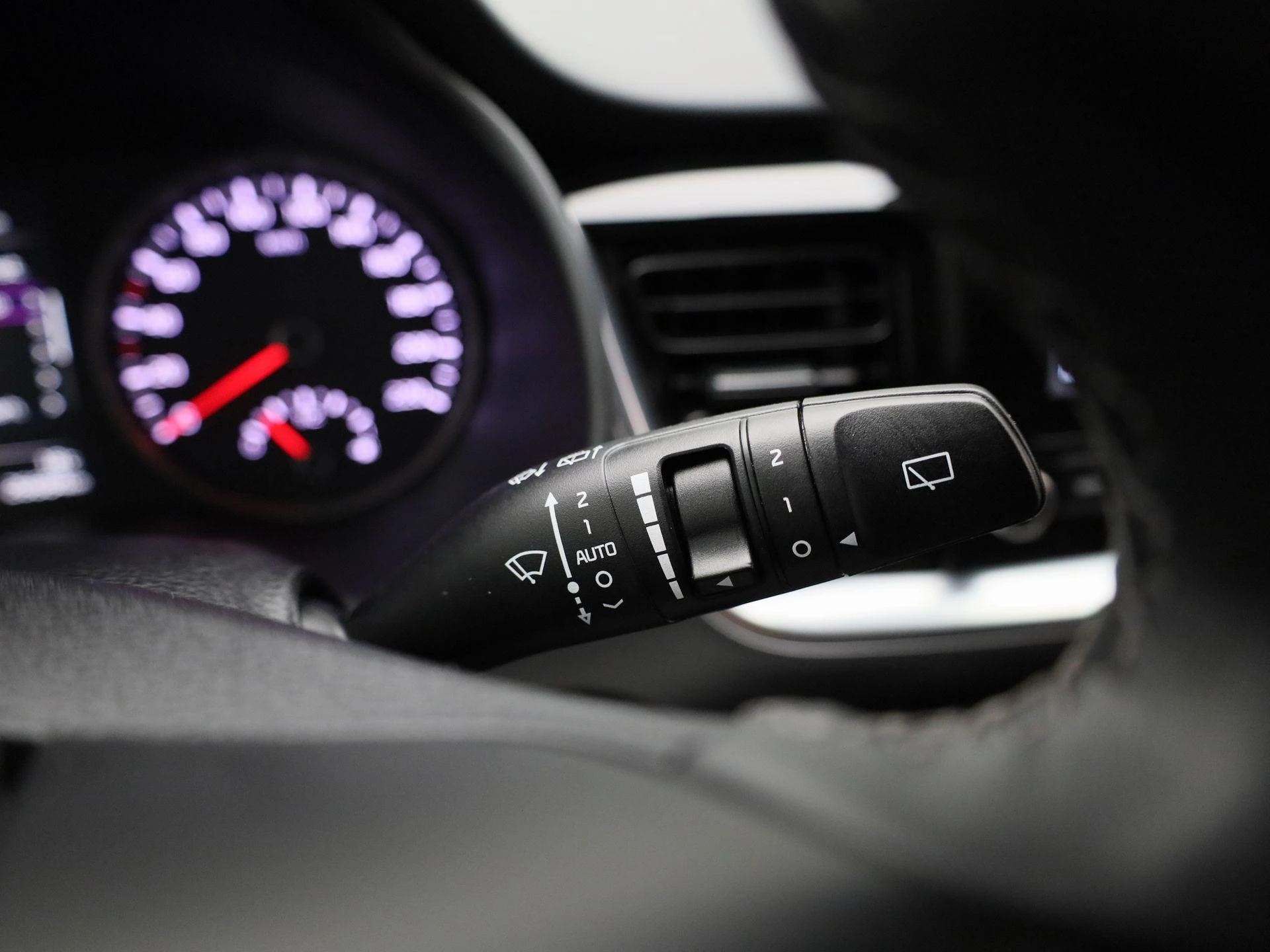 Kia-Stonic-image-18