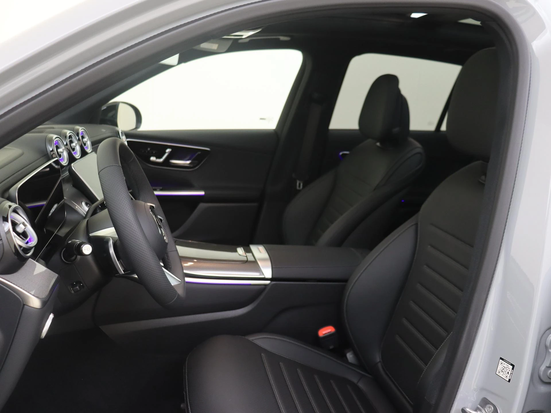 Mercedes-Benz-GLC-image-14