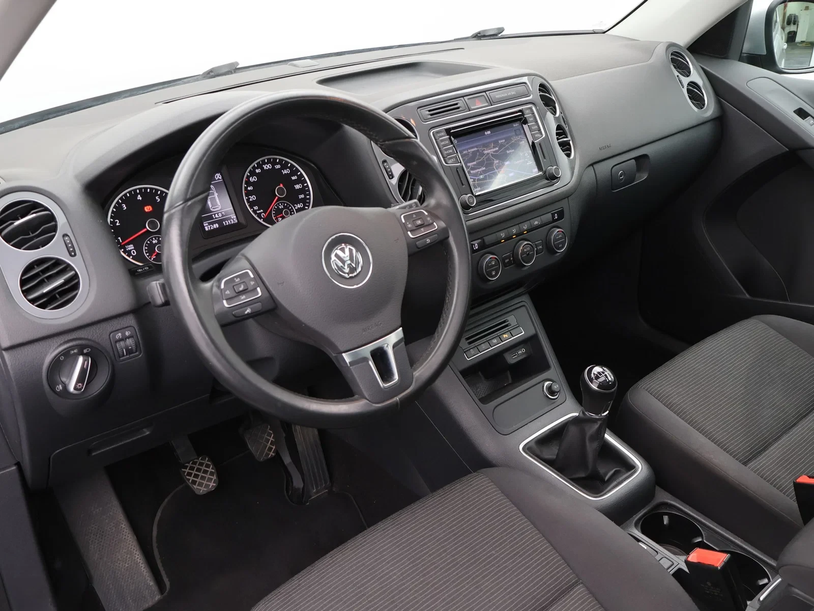 Volkswagen Tiguan Tiguan Trend & Fun 1.4TSI BlueMotion 125PK *PANODAK*PDC*BLTH*DAB RADIO*AIRCO AUTOMATISCH*...*