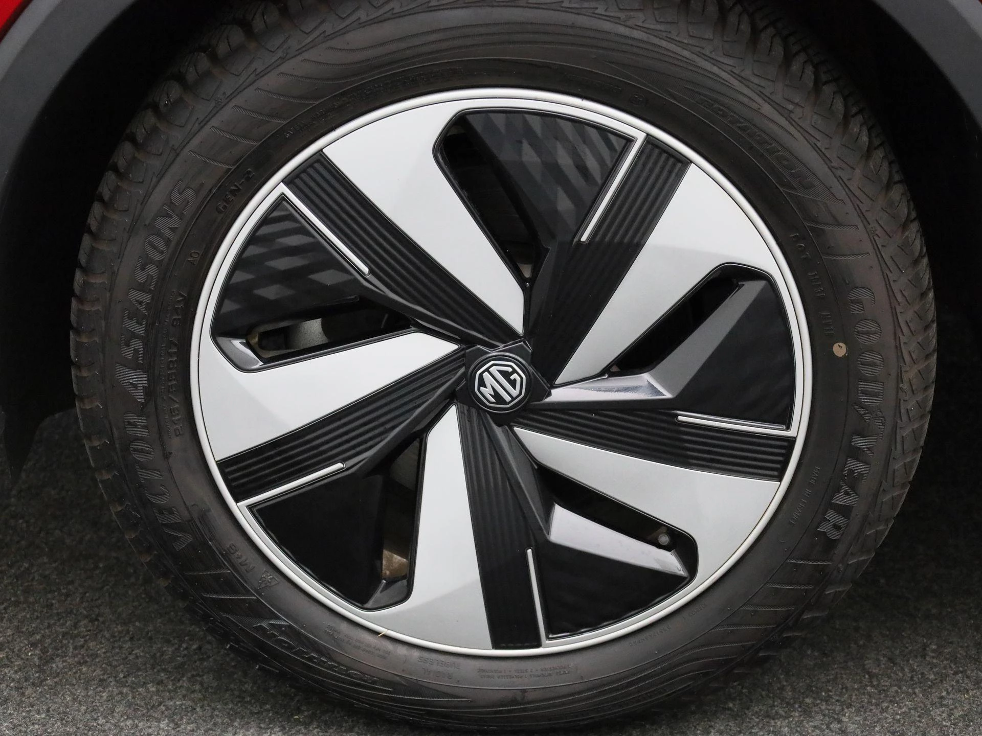 MG ZS EV Long Range Luxury 70 kWh
