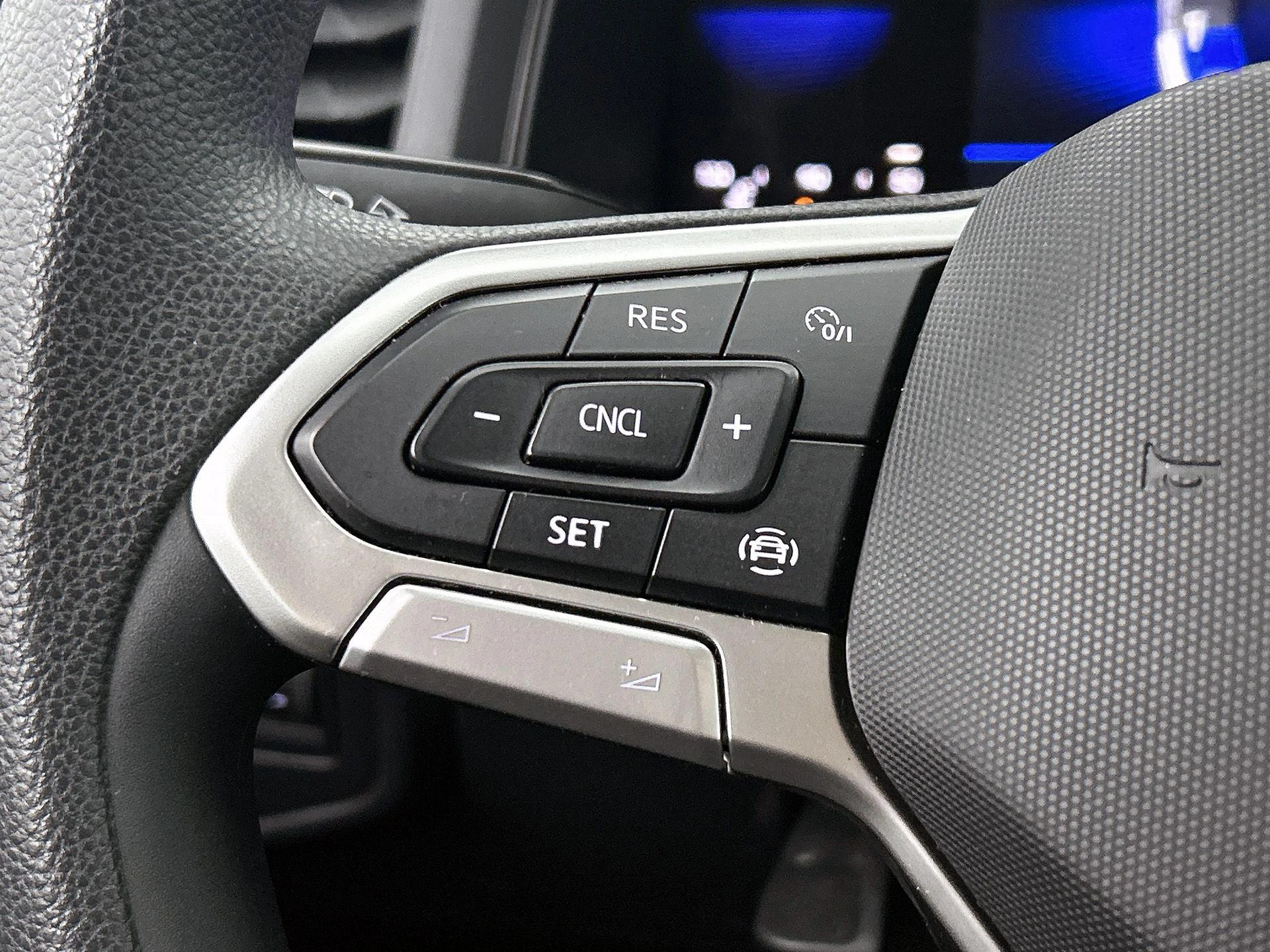 Volkswagen-Polo-image-5