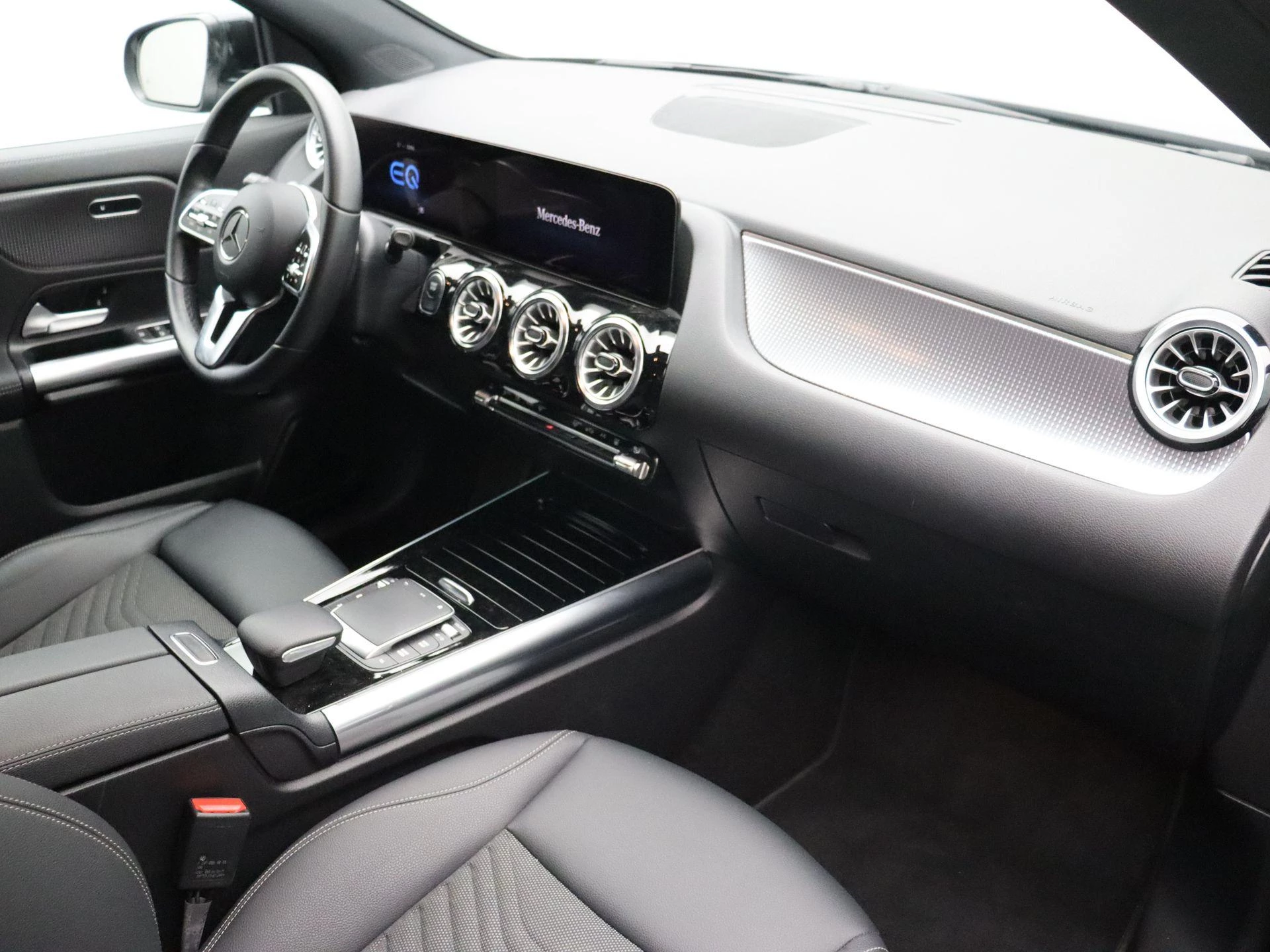 Mercedes-Benz EQA 250 Business Line