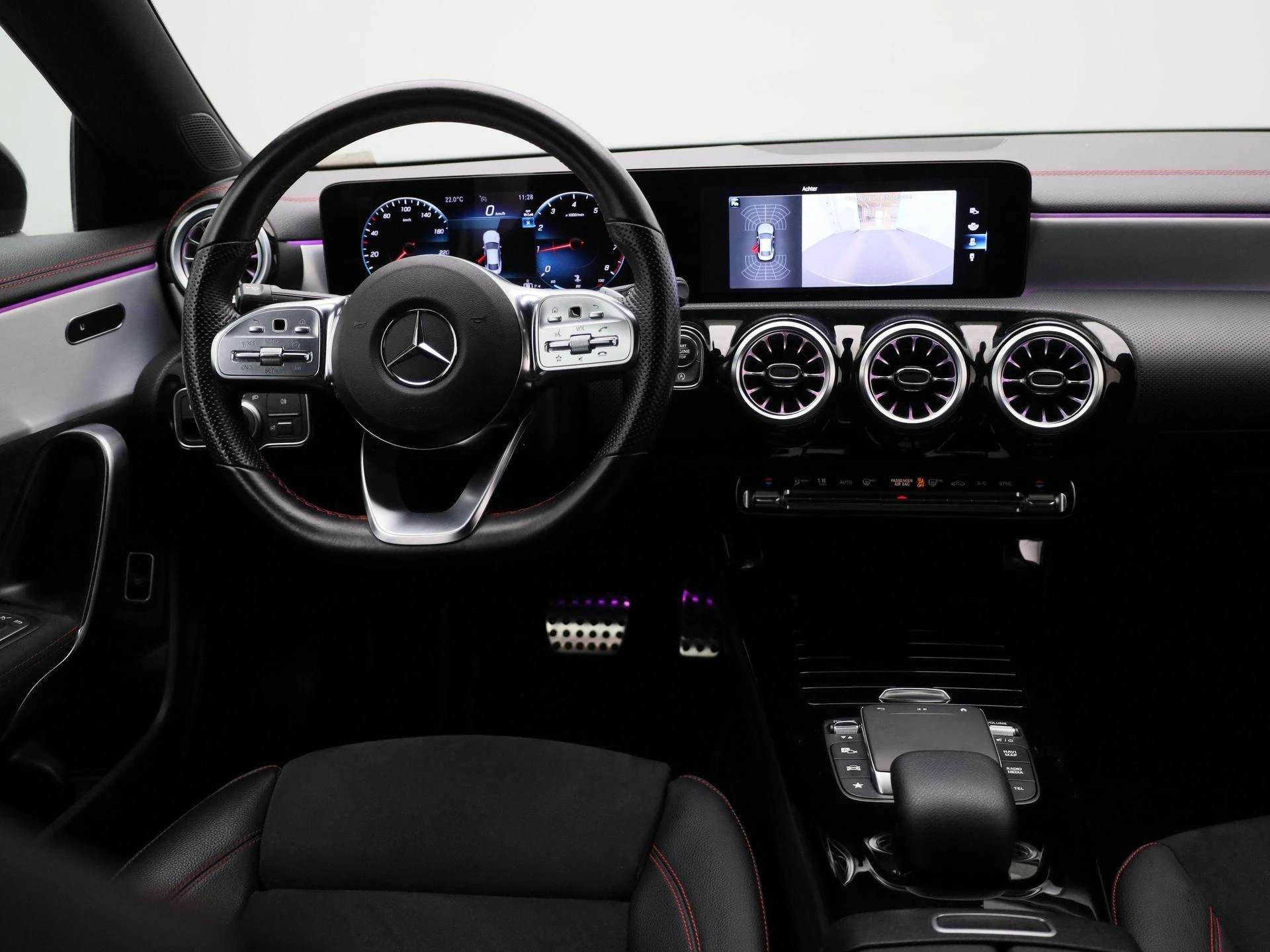 Mercedes-Benz-CLA-image-6