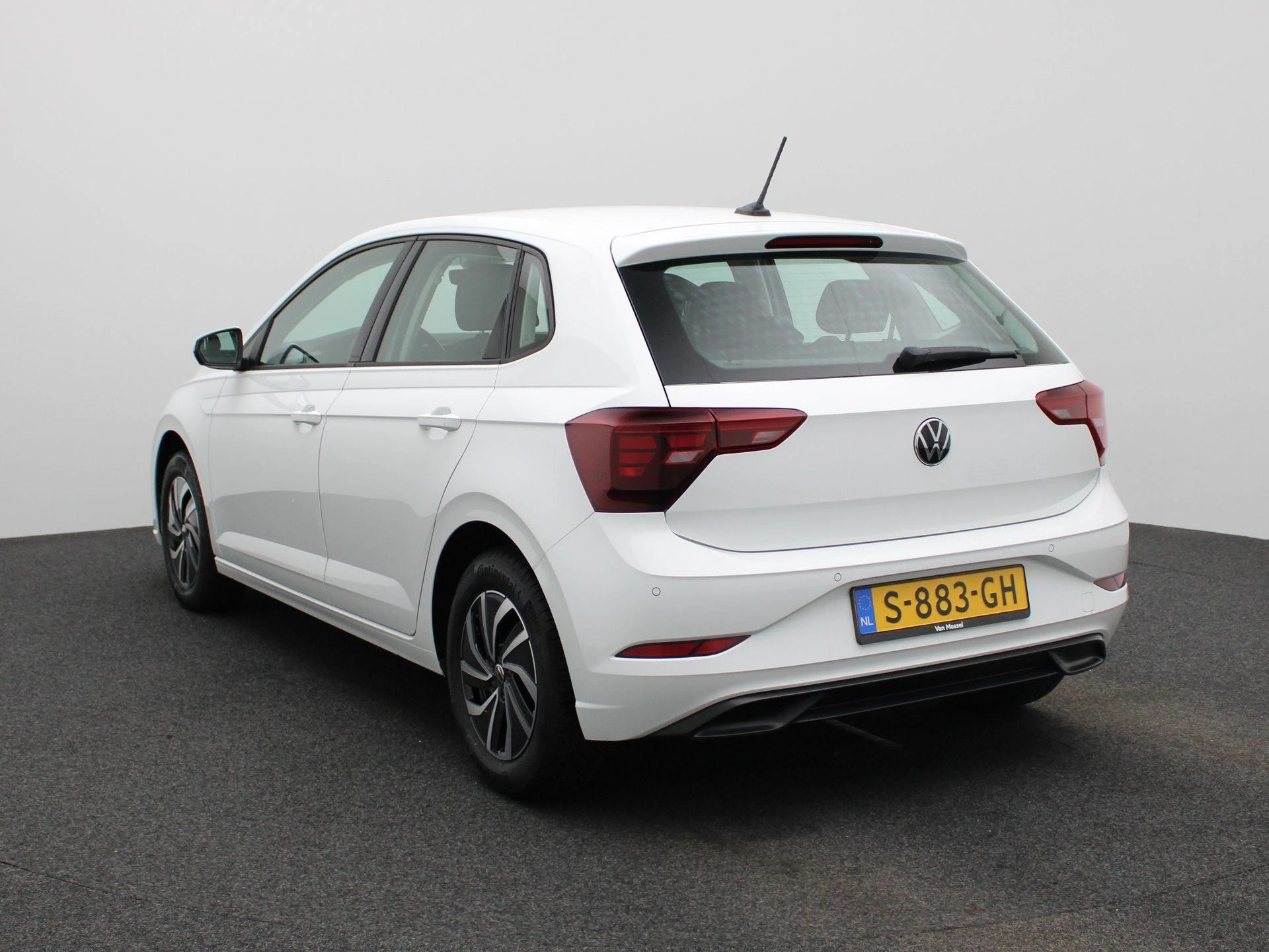 Volkswagen-Polo-image-1