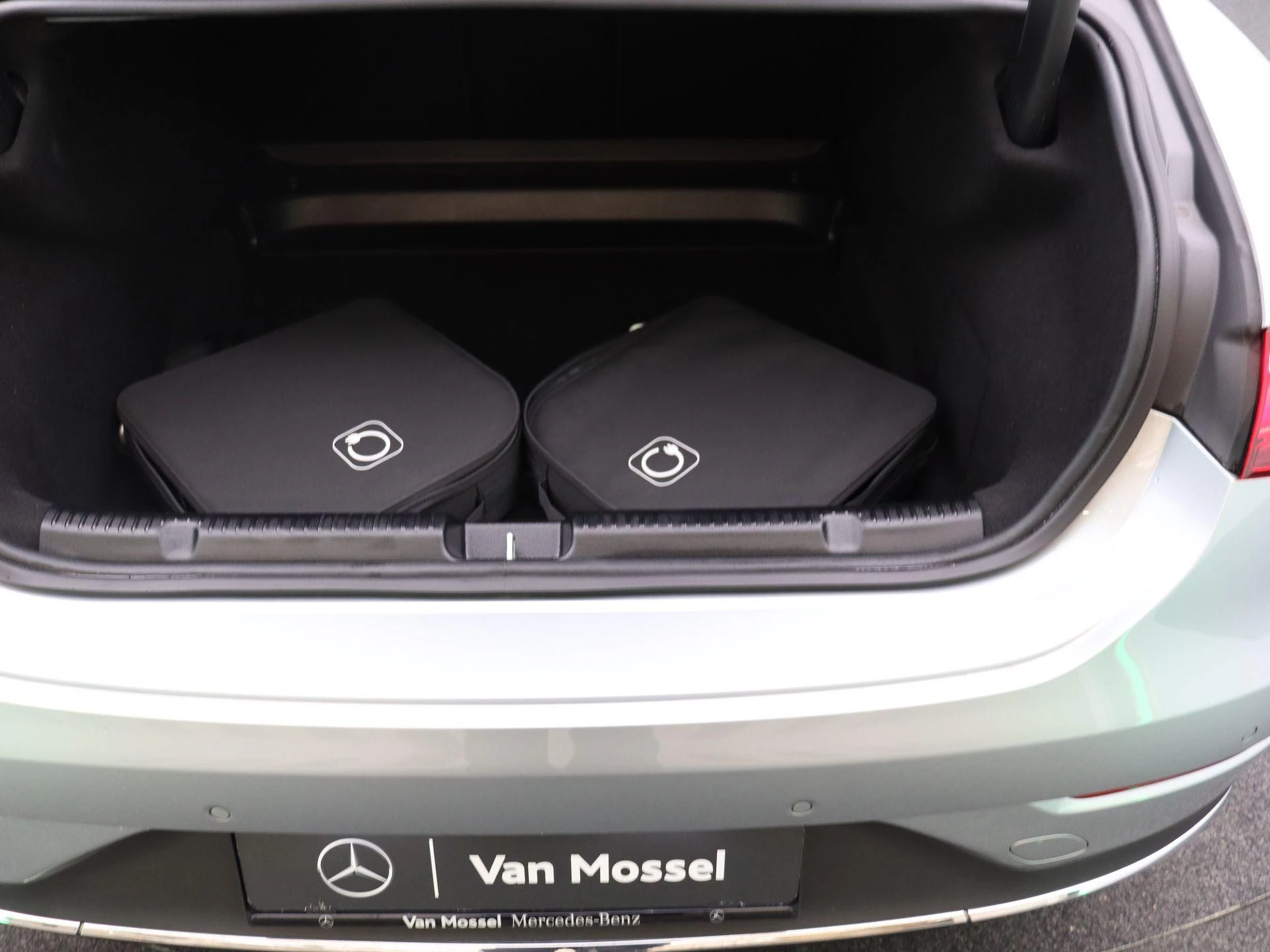 Mercedes-Benz-EQE-image-18