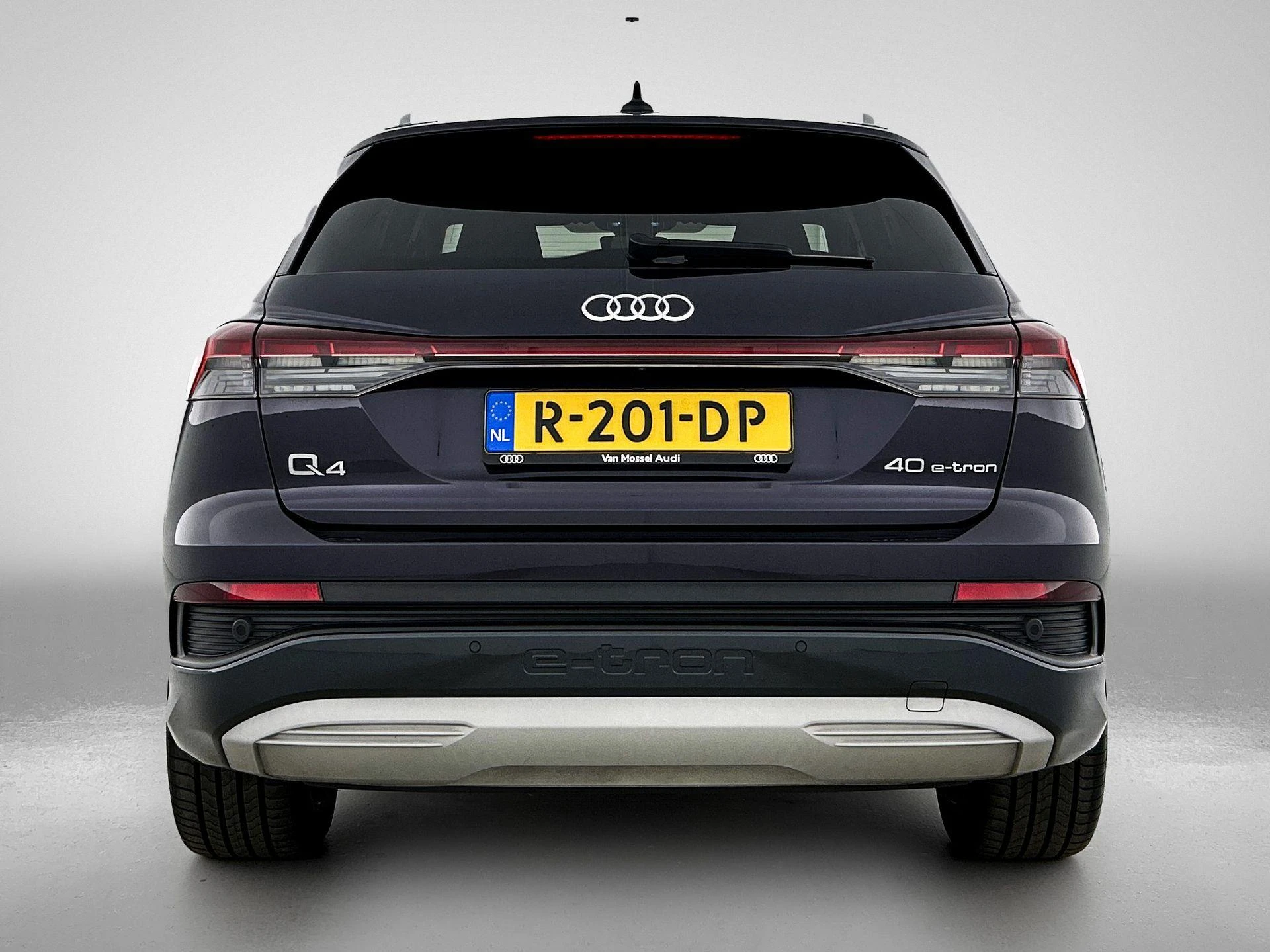 Audi-Q4 e-tron-image-3