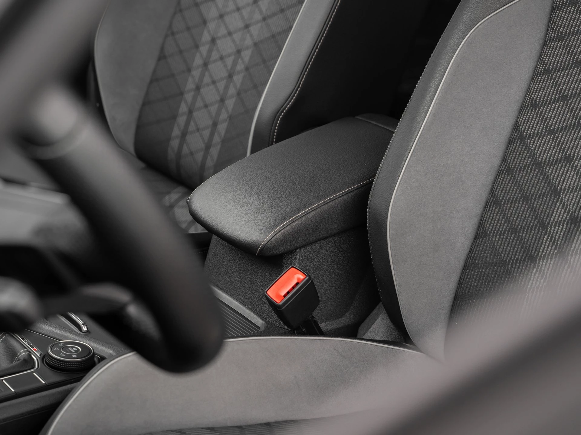 Volkswagen-Tiguan-image-17