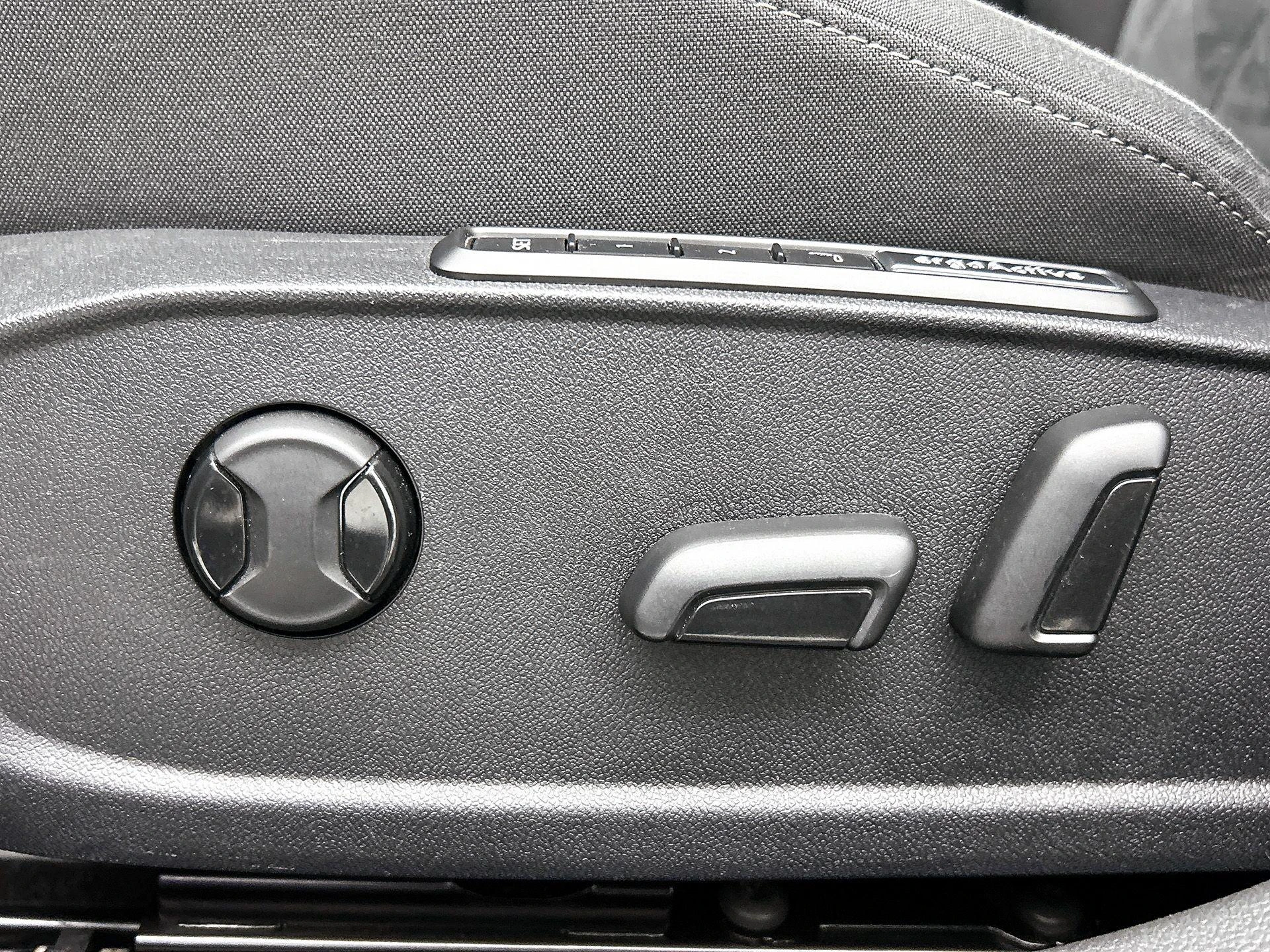 Volkswagen-Golf-image-24