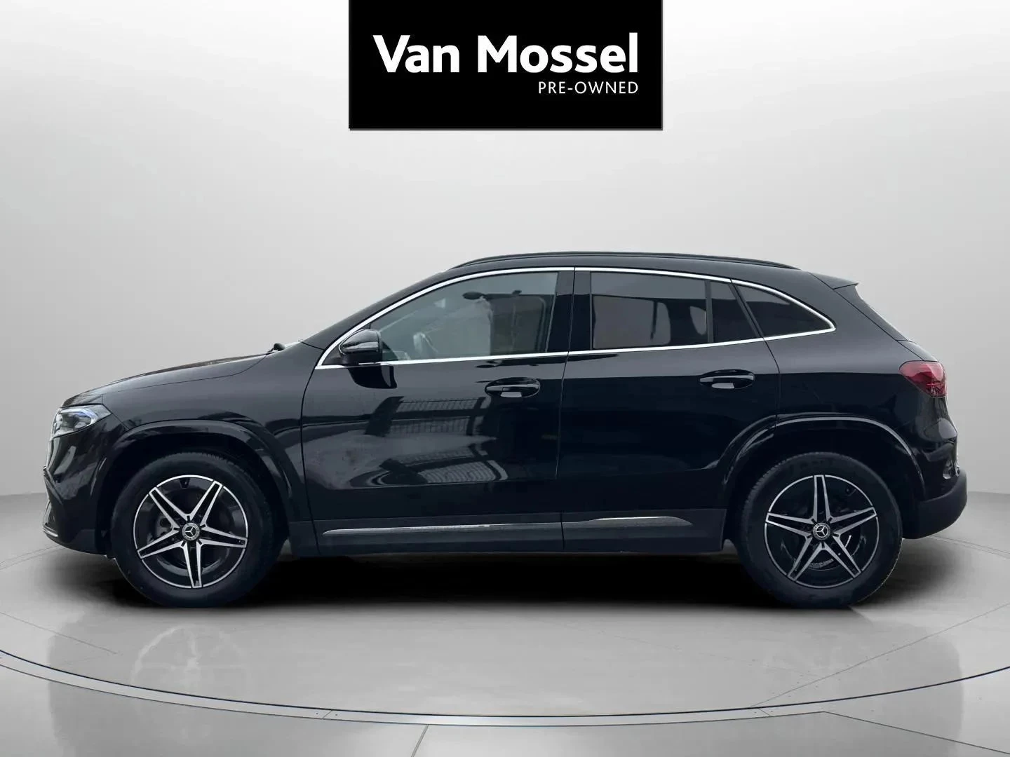 Mercedes-Benz-EQA-image-7