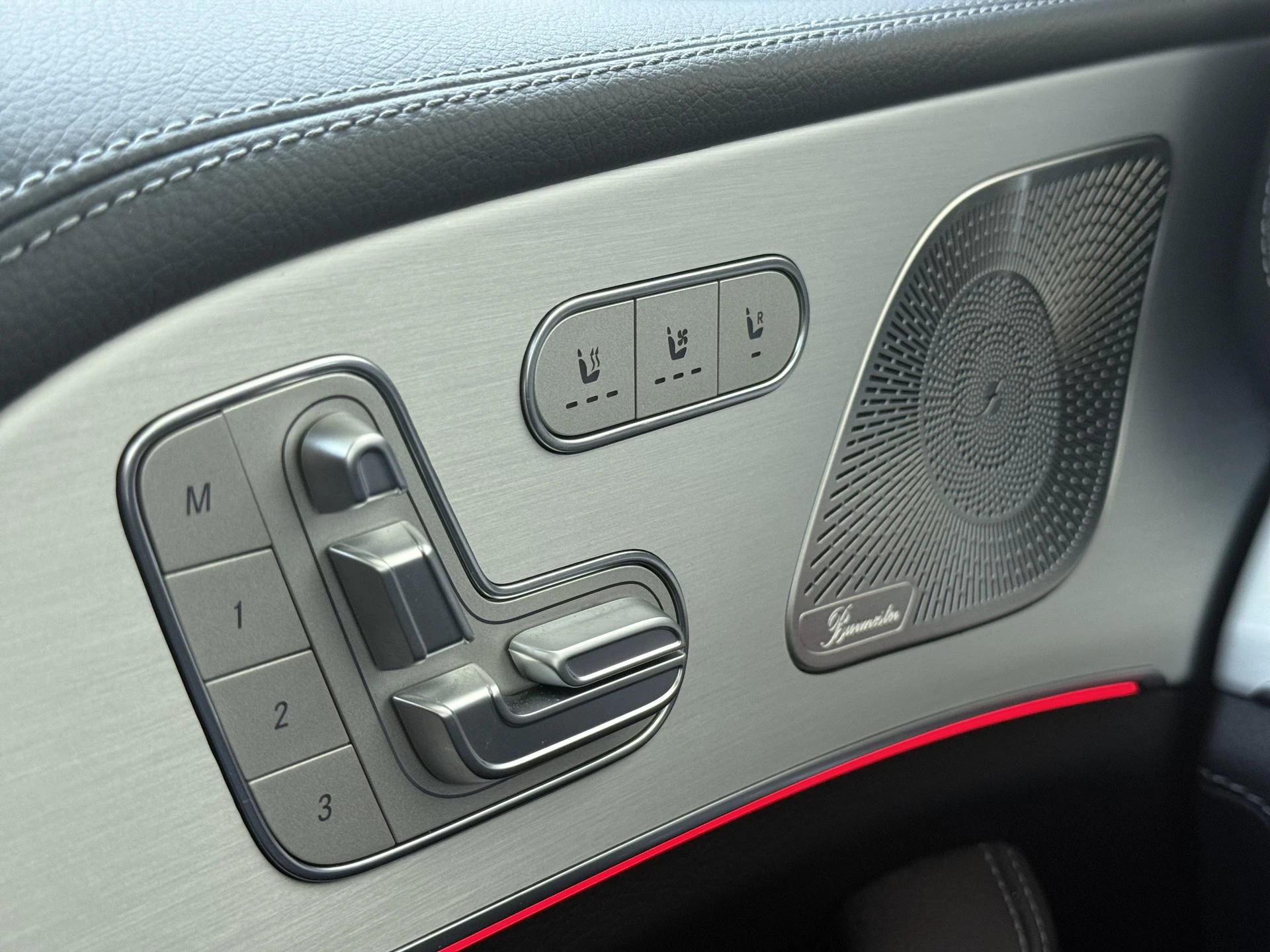 Mercedes-Benz-GLE-image-25