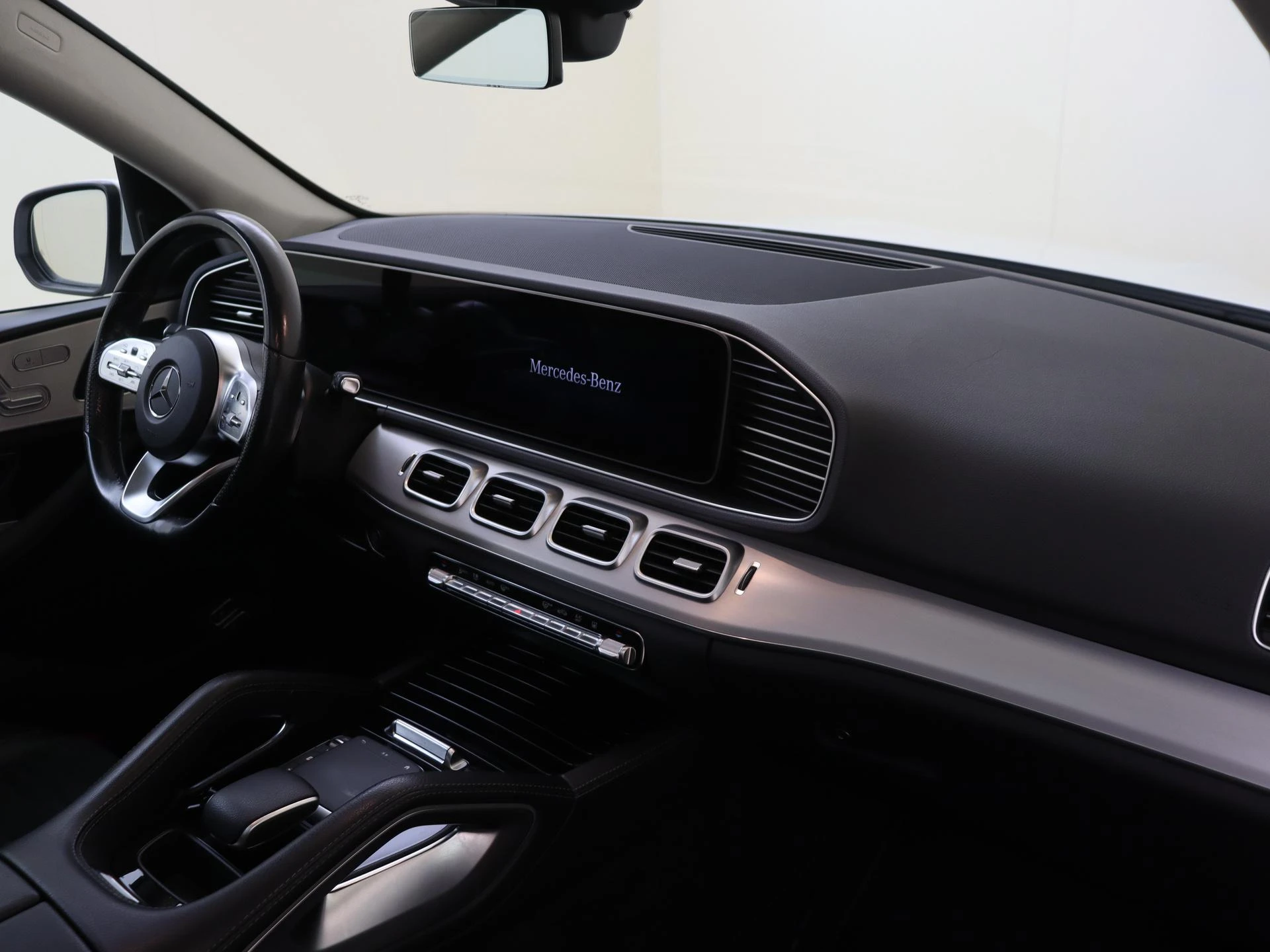 Mercedes-Benz-GLE-image-4