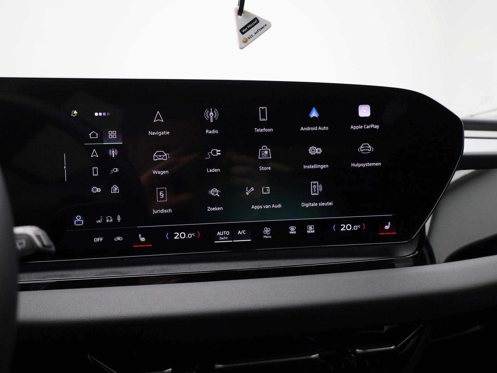 Audi-Q6 e-tron-image-25