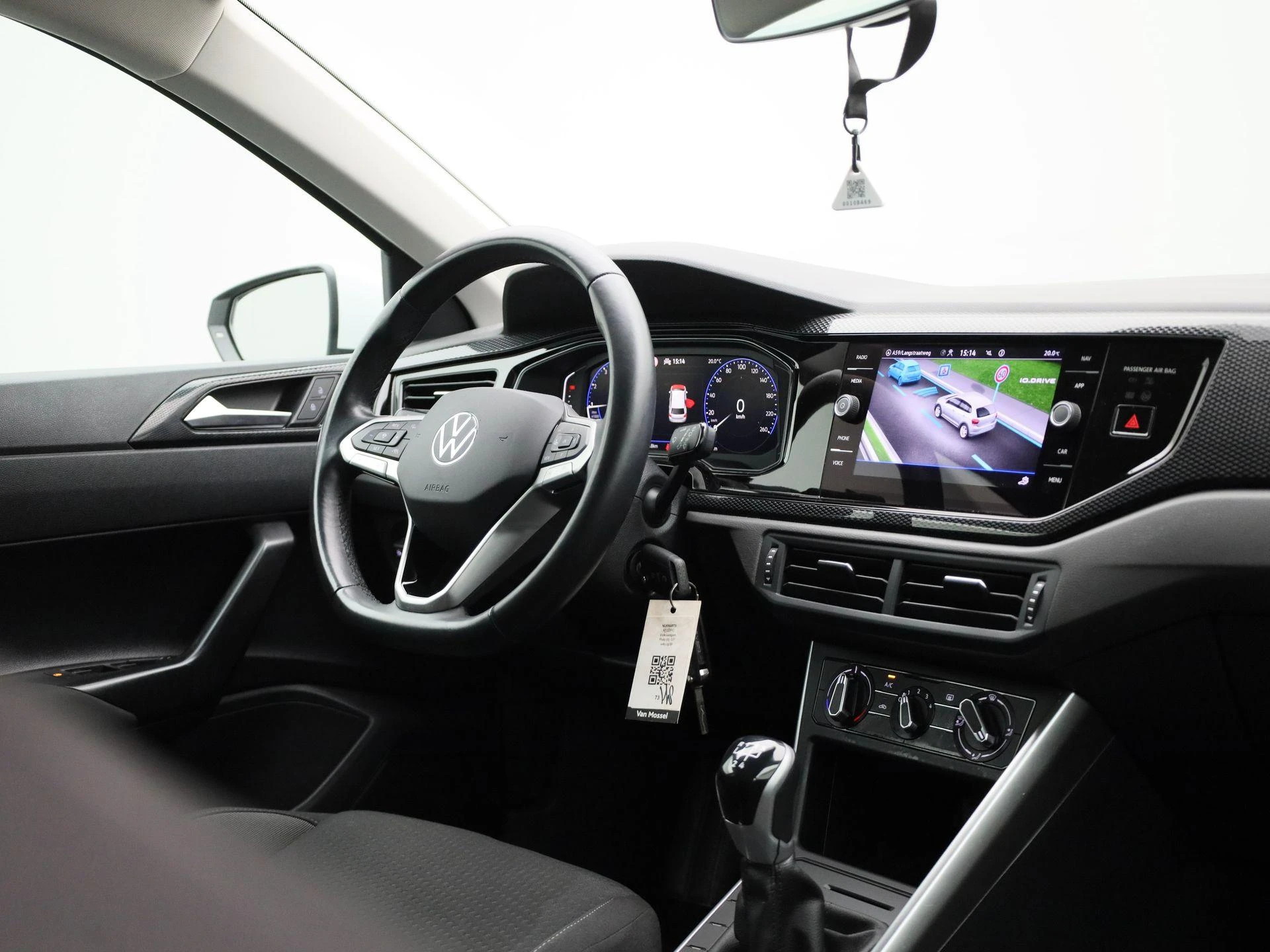 Volkswagen-Polo-image-31