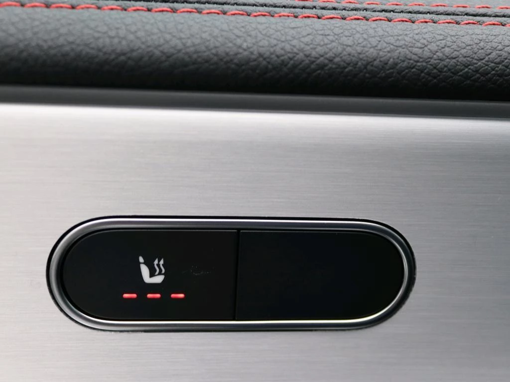 Mercedes-Benz-CLA-image-6