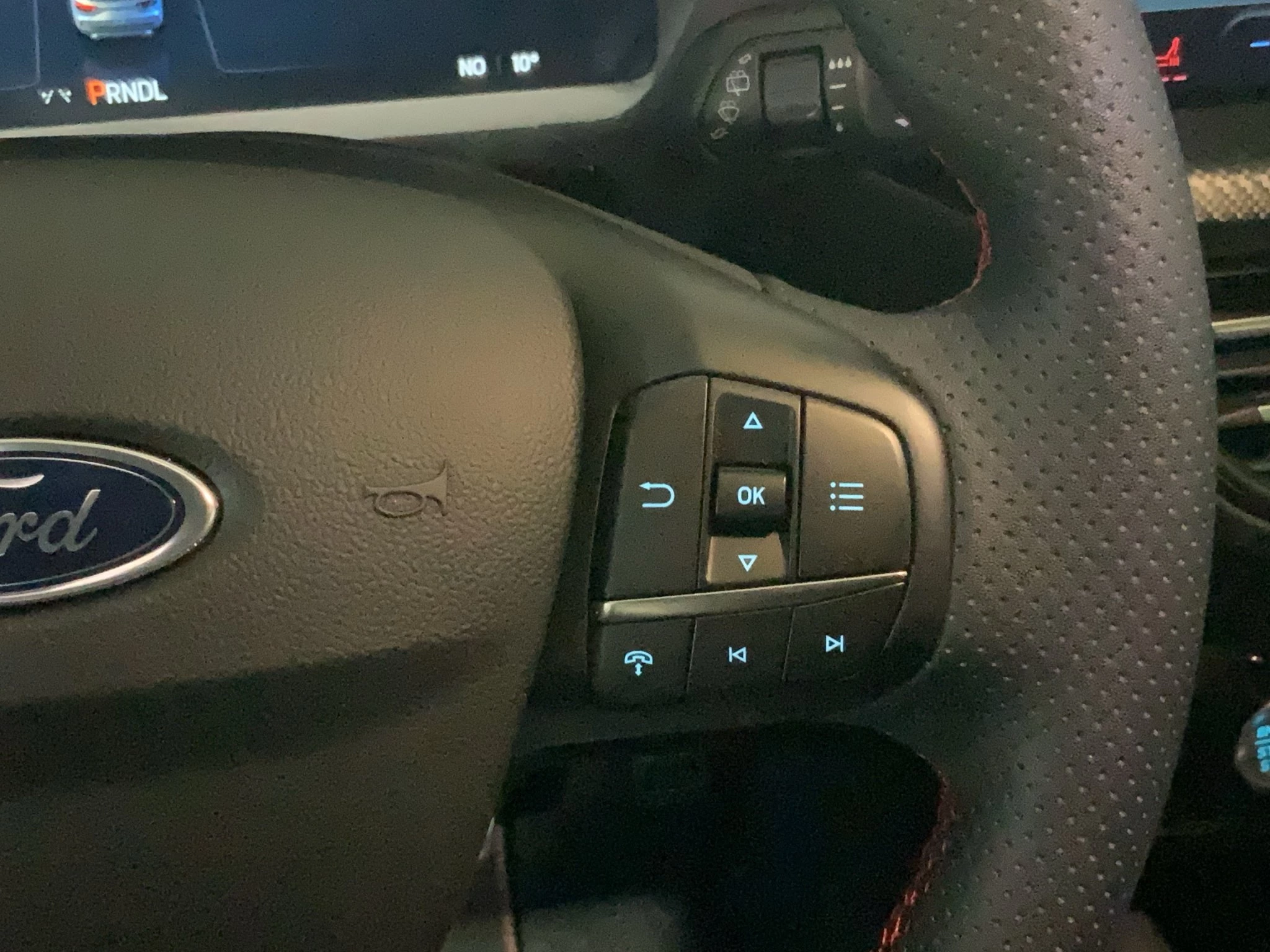 Ford Kuga ST-Line X Aut.*360GRAD*LED-MATRIX*NAVI*GRA*WINTER-PKT.