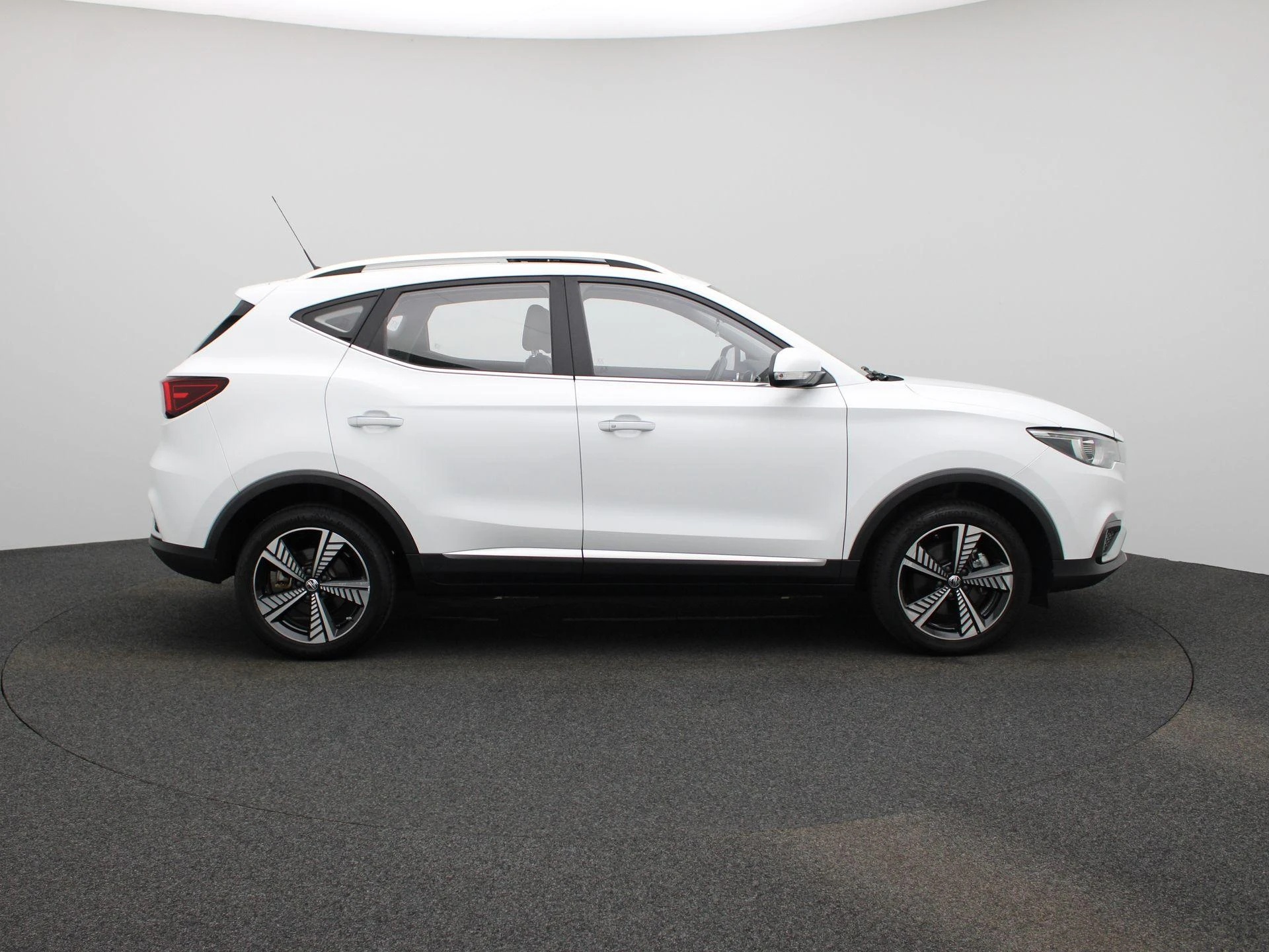 MG-ZS EV-image-5