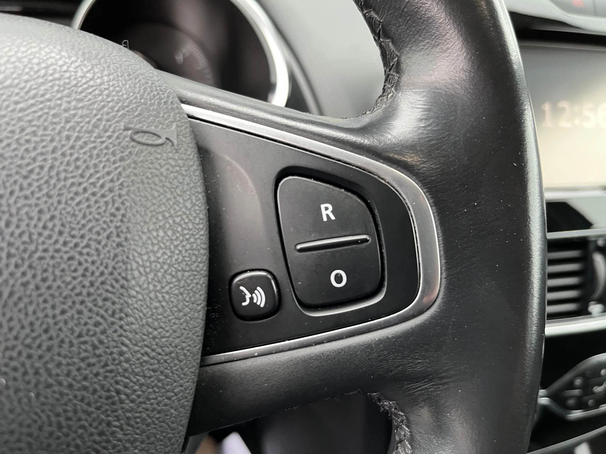 Renault-Clio-image-15