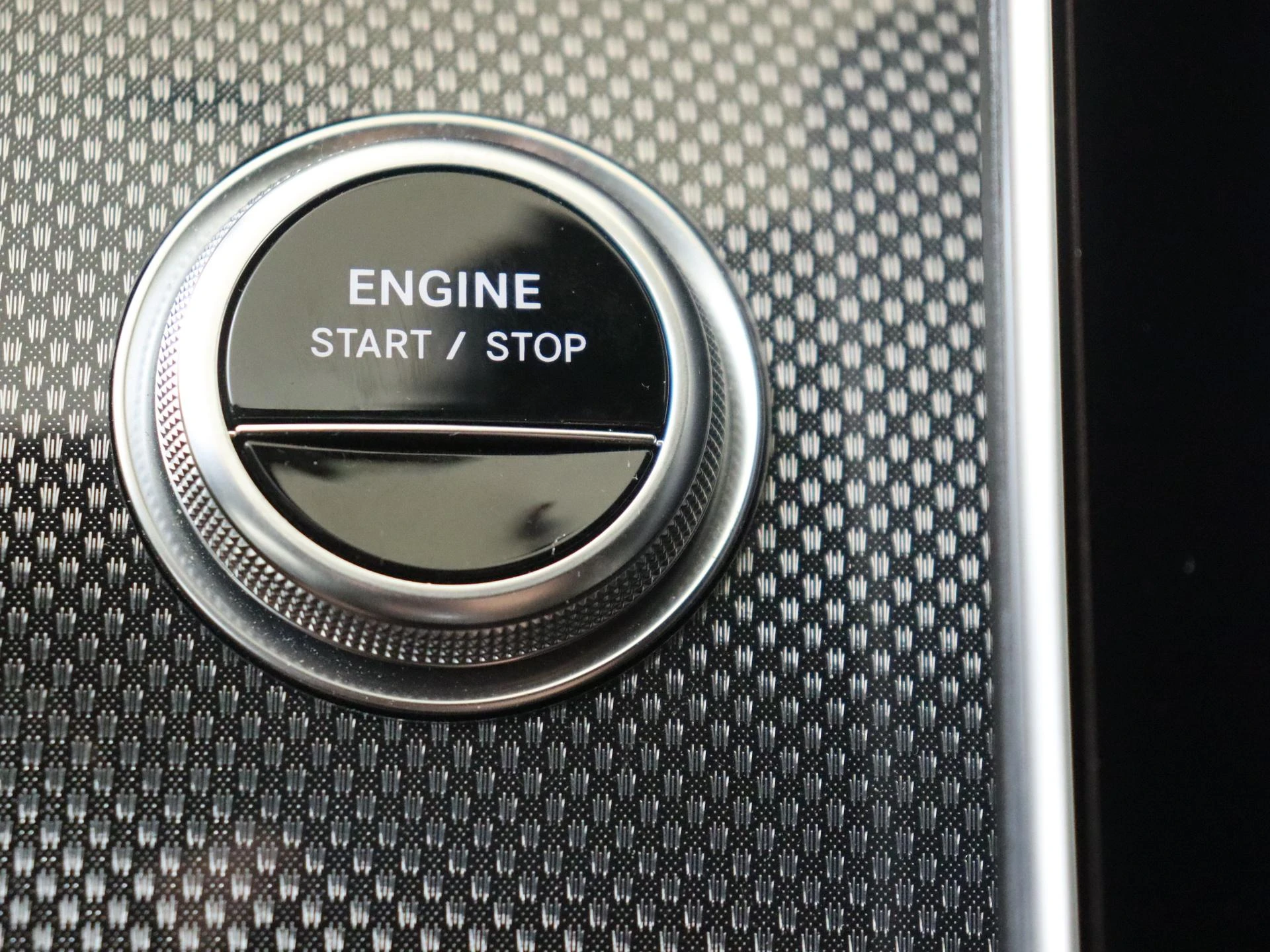 Mercedes-Benz-C-Klasse-image-20