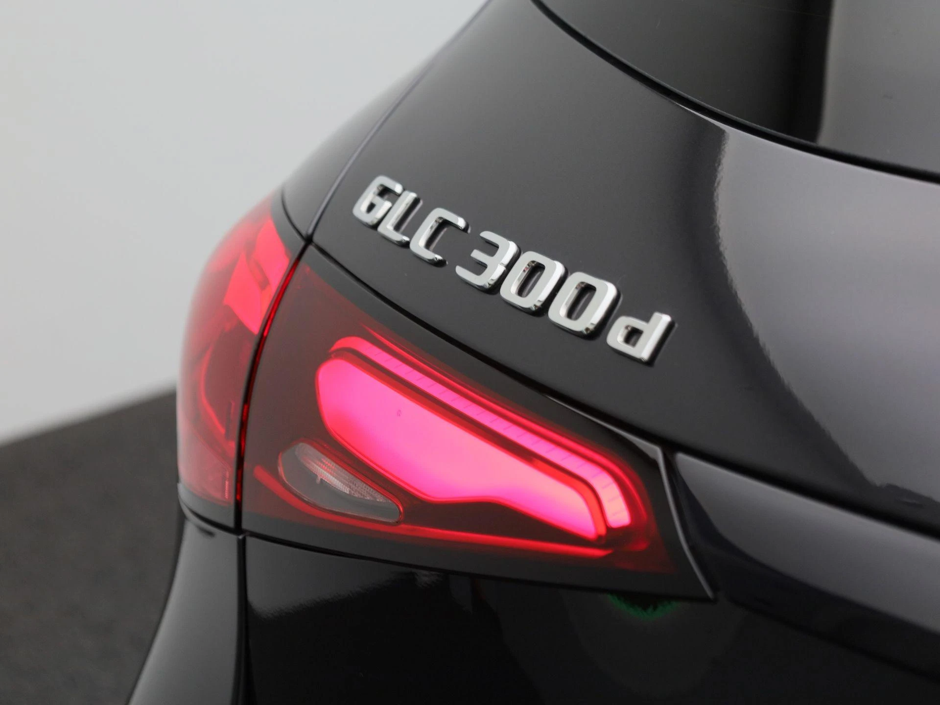 Mercedes-Benz-GLC-image-50