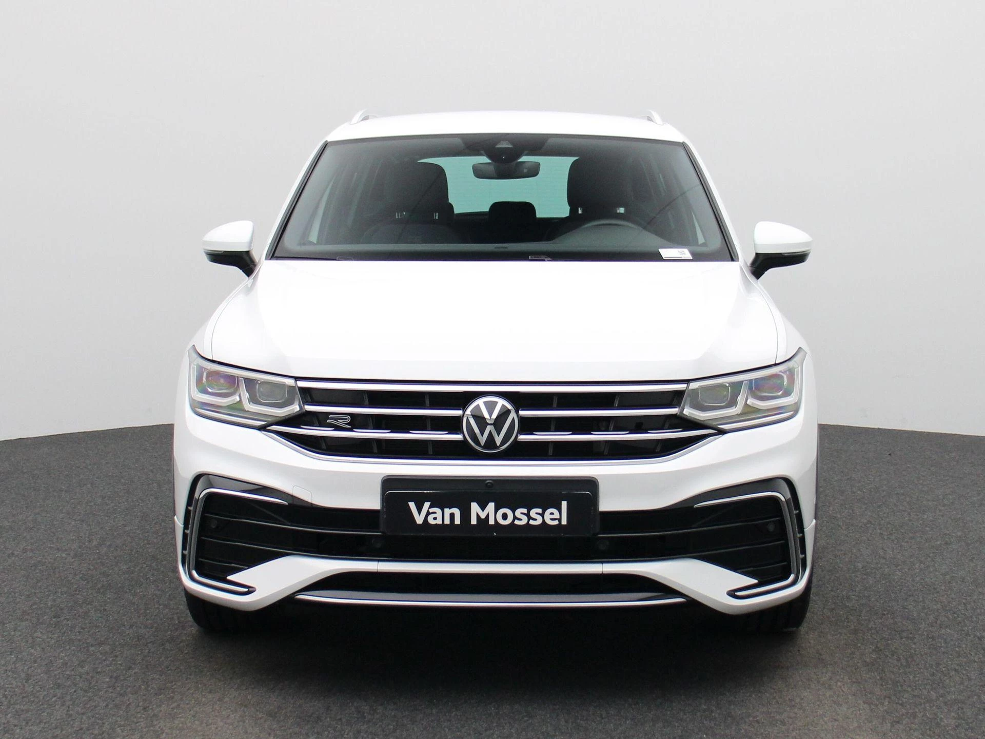 Volkswagen-Tiguan-image-2