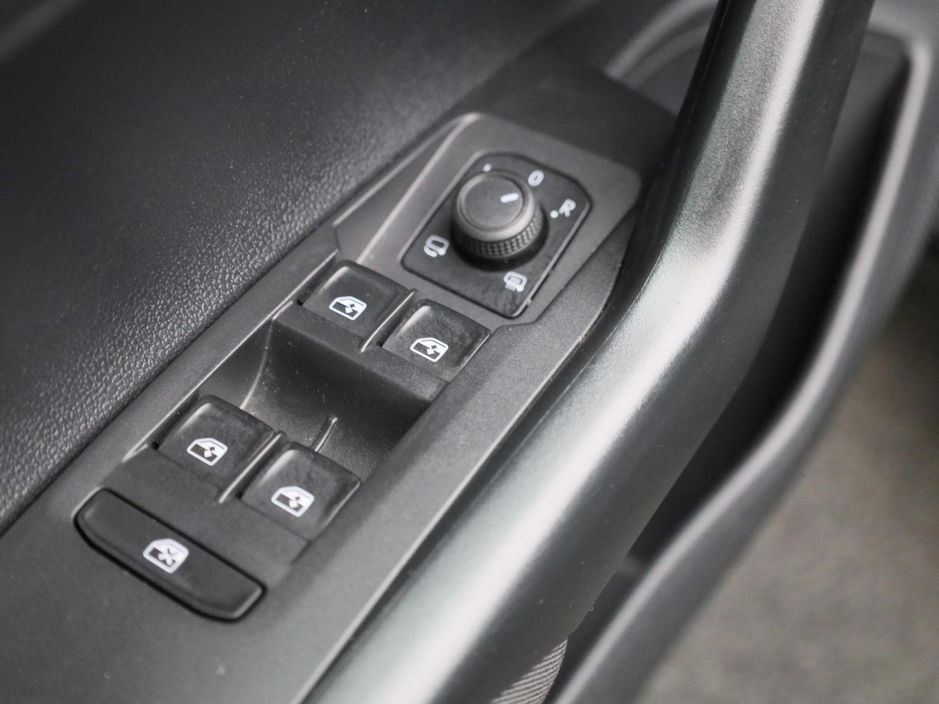 Volkswagen-Polo-image-30