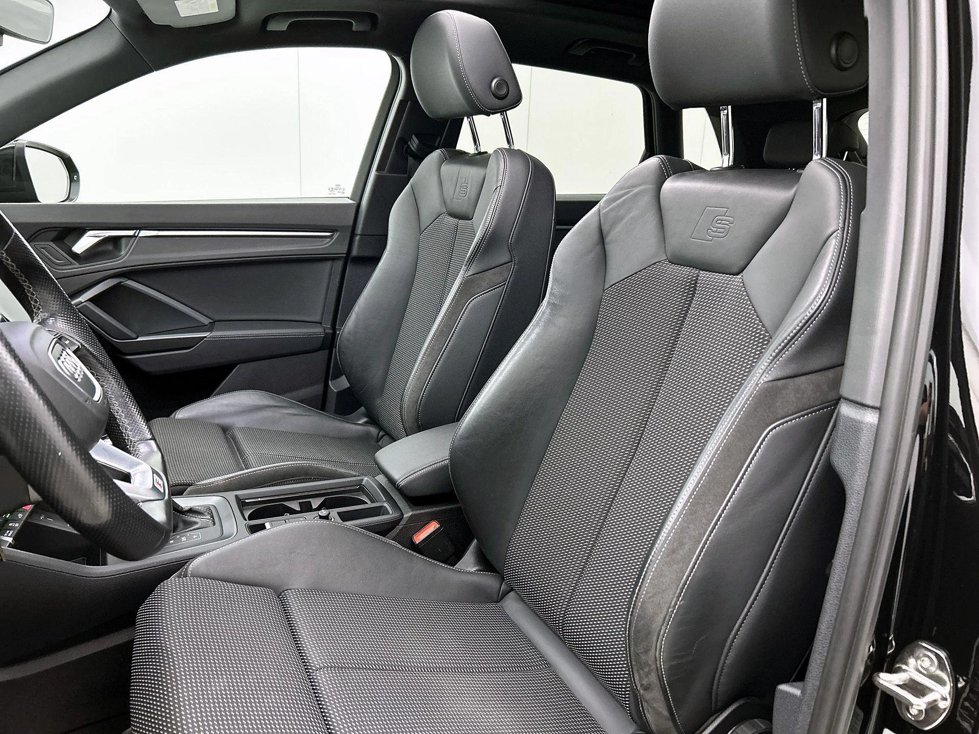 Audi Q3 45 TFSI e S edition 245 PK