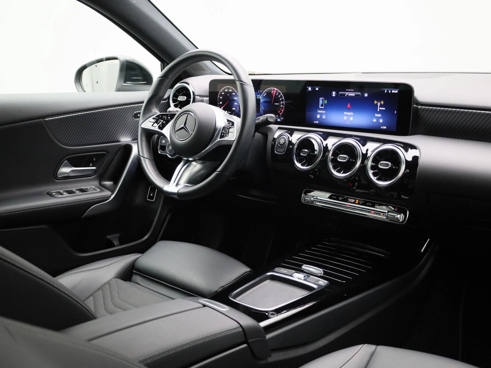 Mercedes-Benz-A-Klasse-image-40