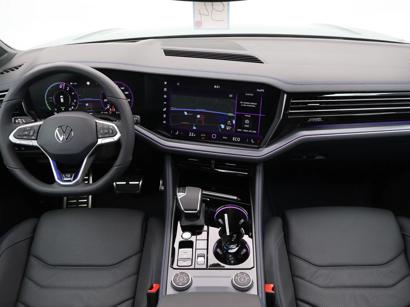 Volkswagen-Touareg-image-11