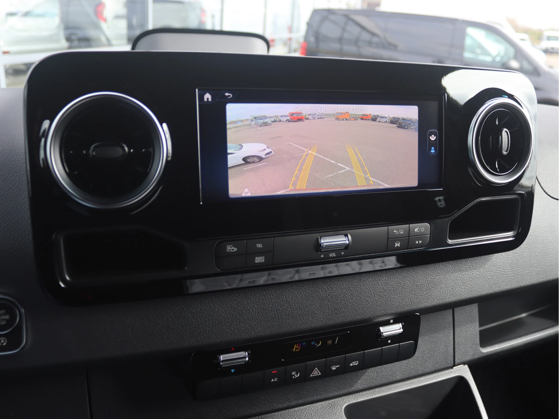 Mercedes-Benz-Sprinter-image-9