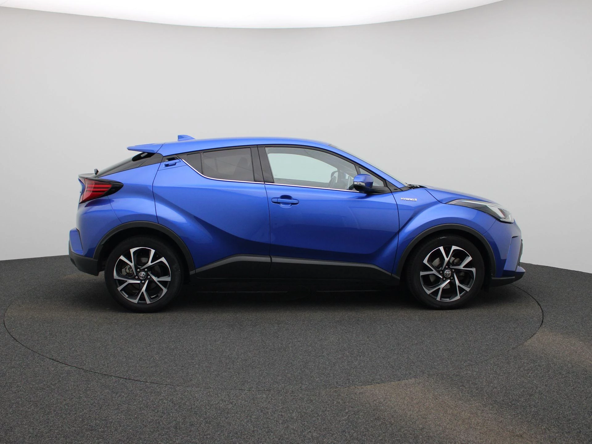 Toyota-C-HR-image-5