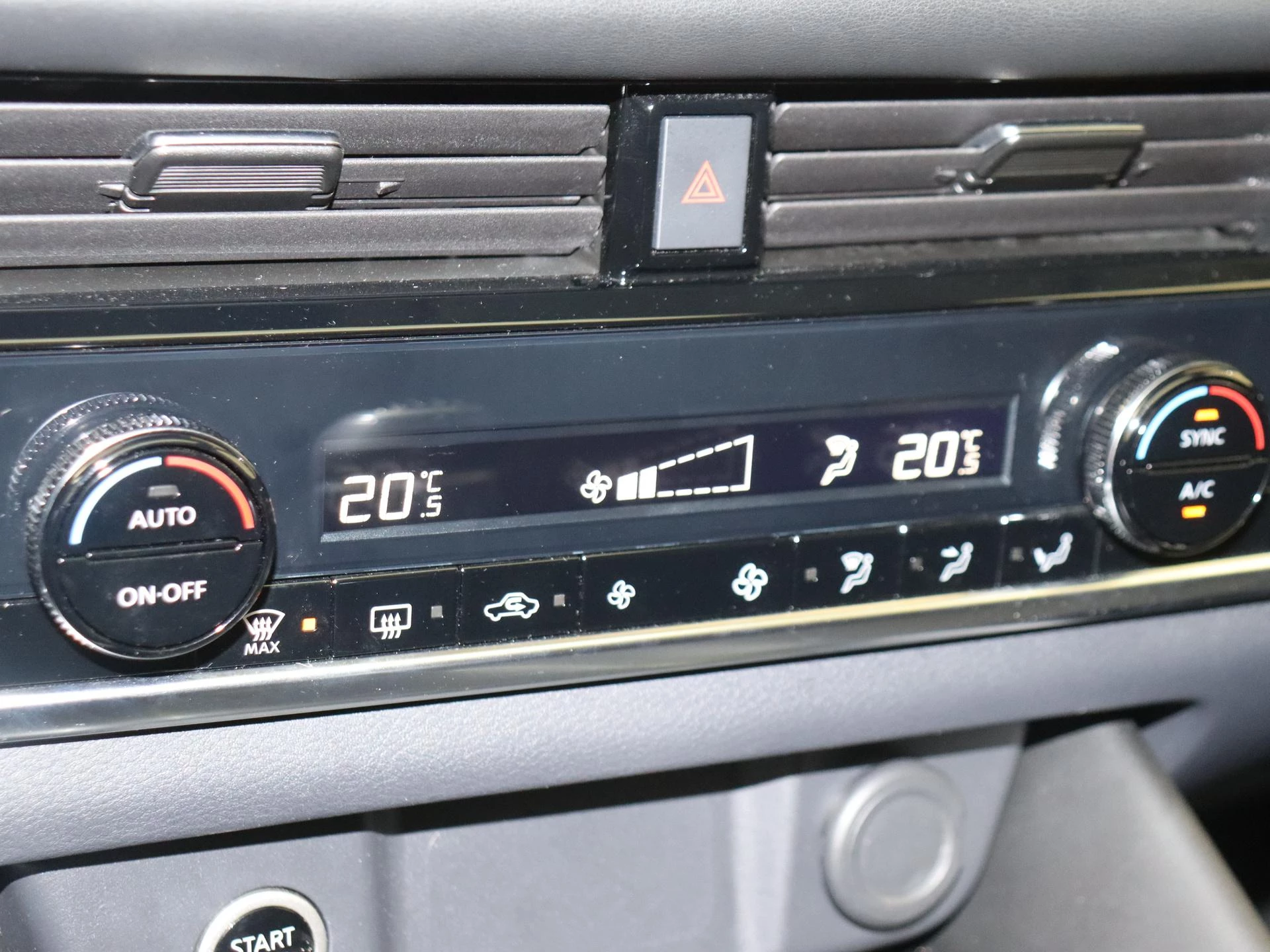 Nissan-QASHQAI-image-22