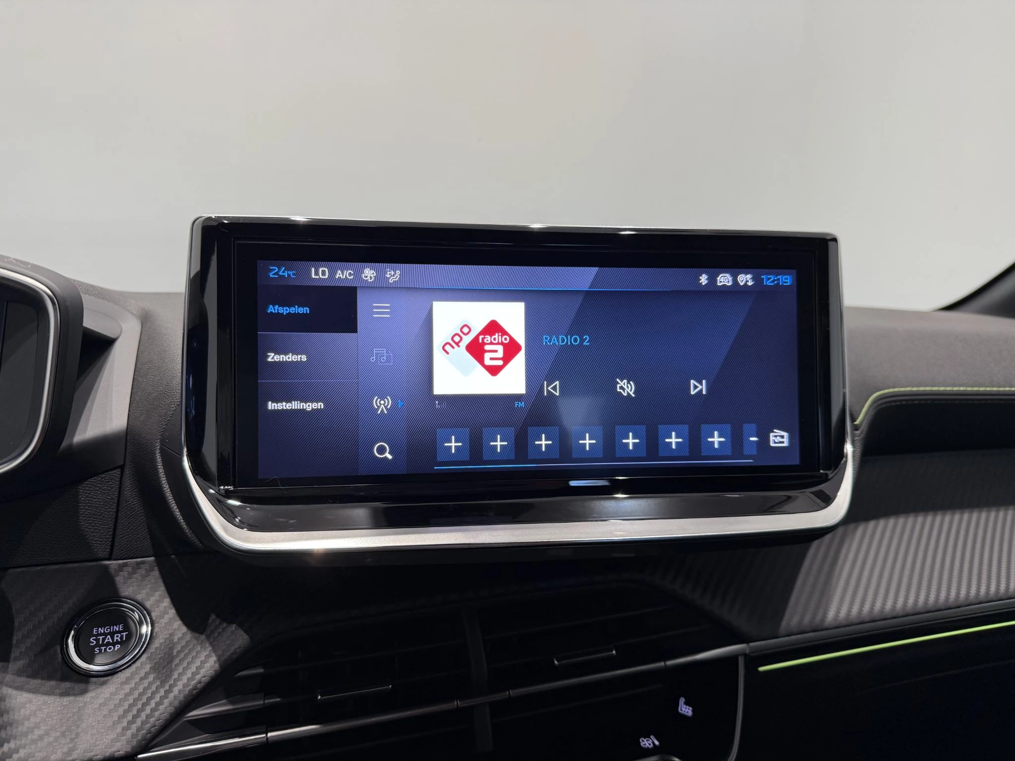 Peugeot-e-208-image-20