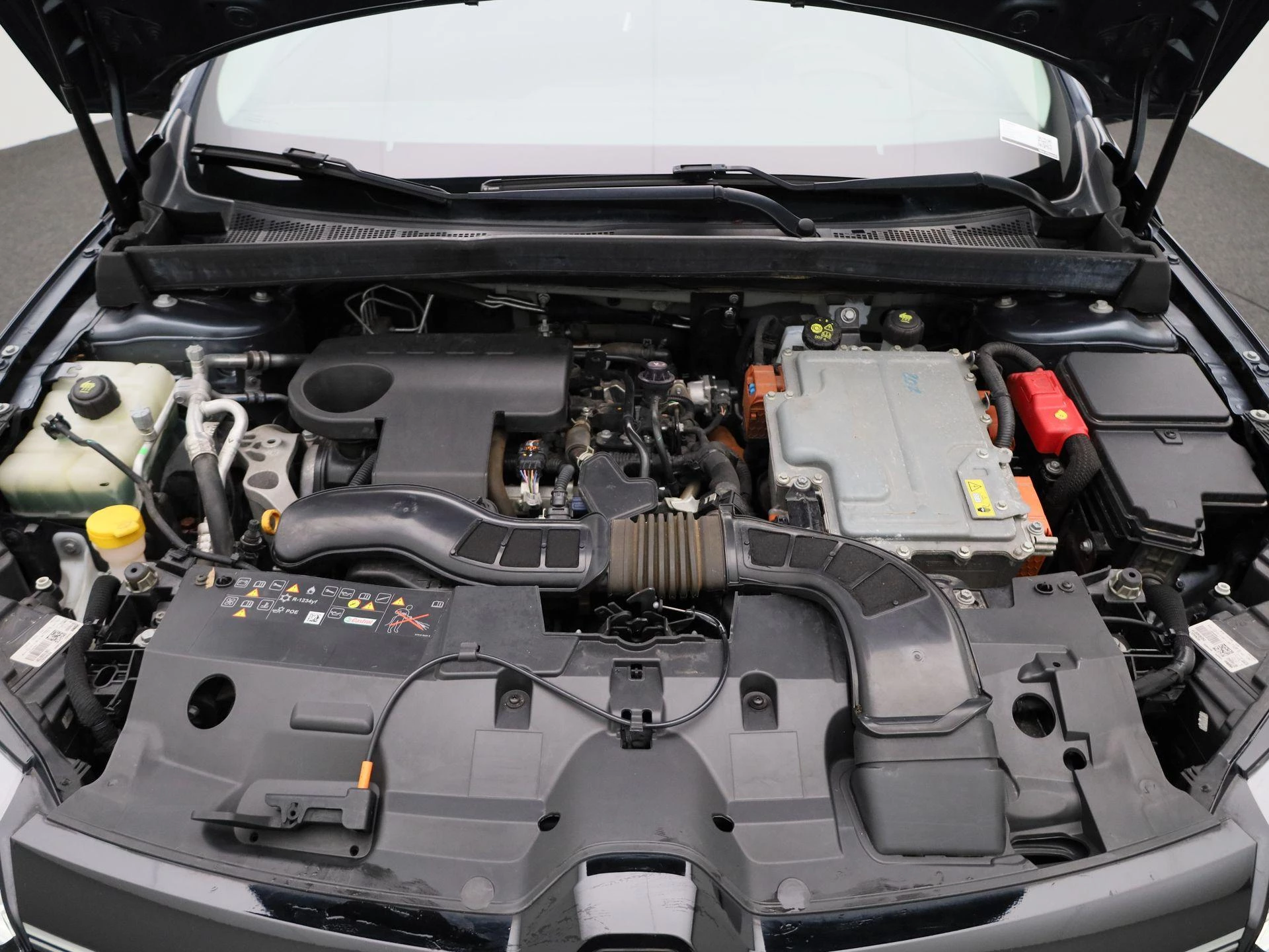 Renault-Megane E-Tech-image-30