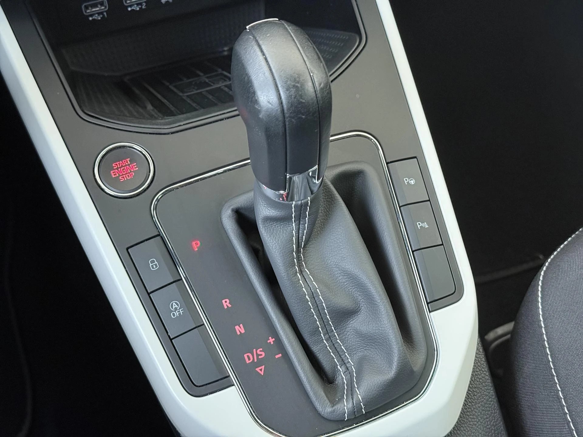 SEAT-Arona-image-13