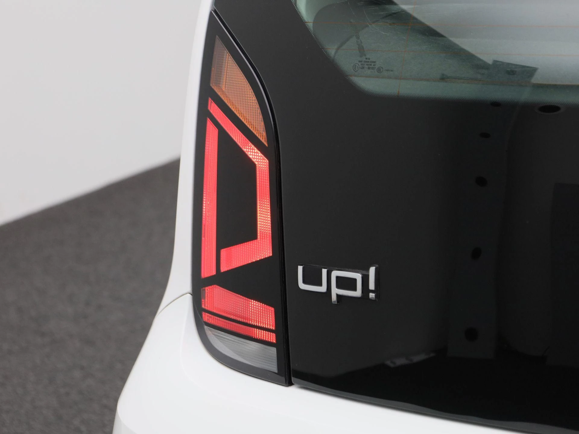Volkswagen-up!-image-30