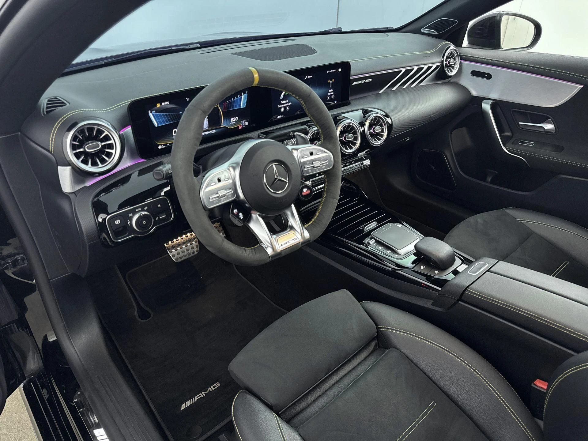 Mercedes-Benz-CLA-image-17