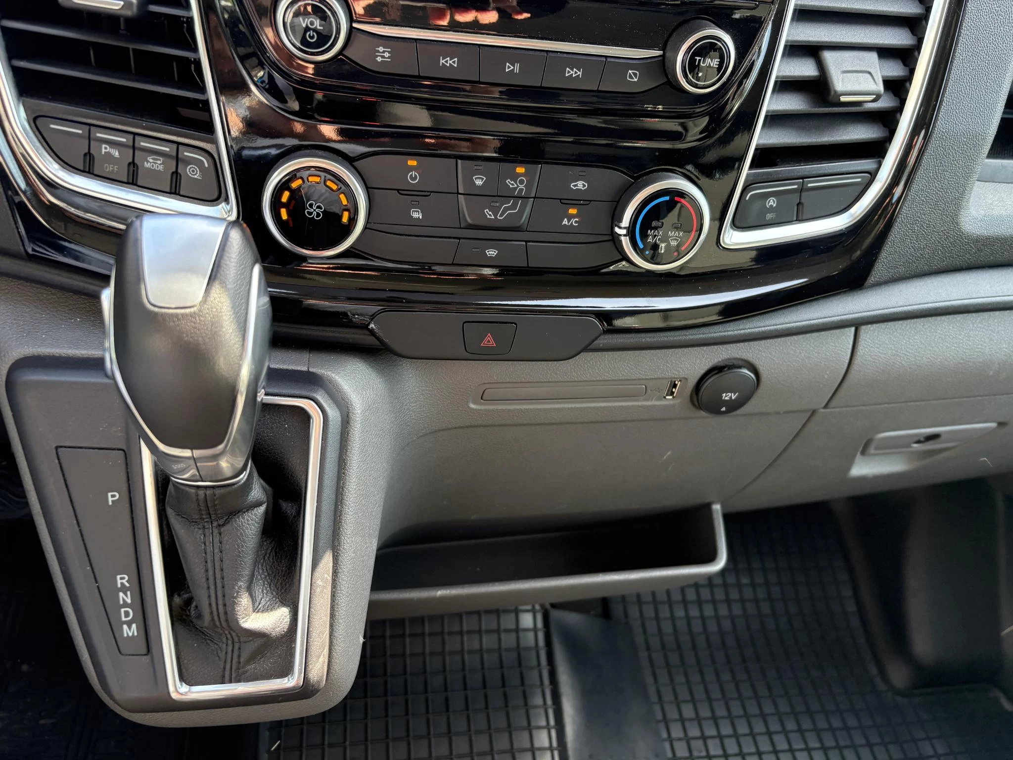 Ford-Transit-image-13
