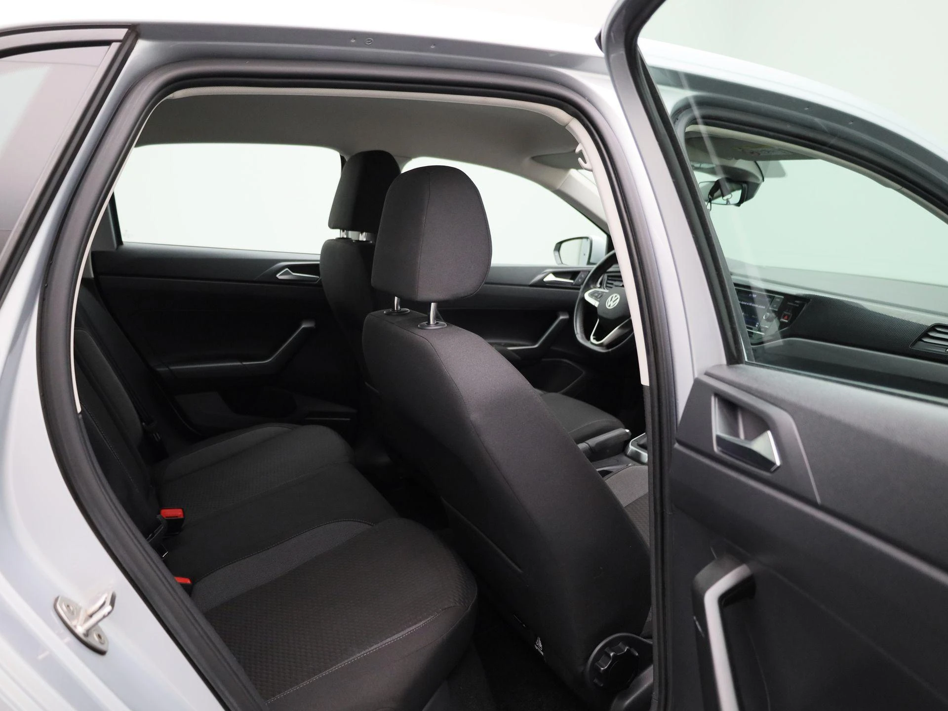 Volkswagen-Polo-image-29