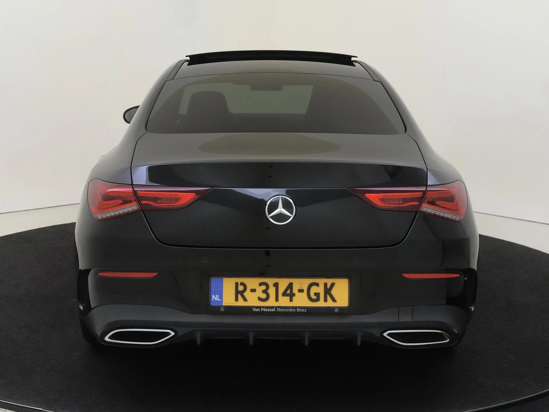 Mercedes-Benz CLA 200 Business Solution AMG