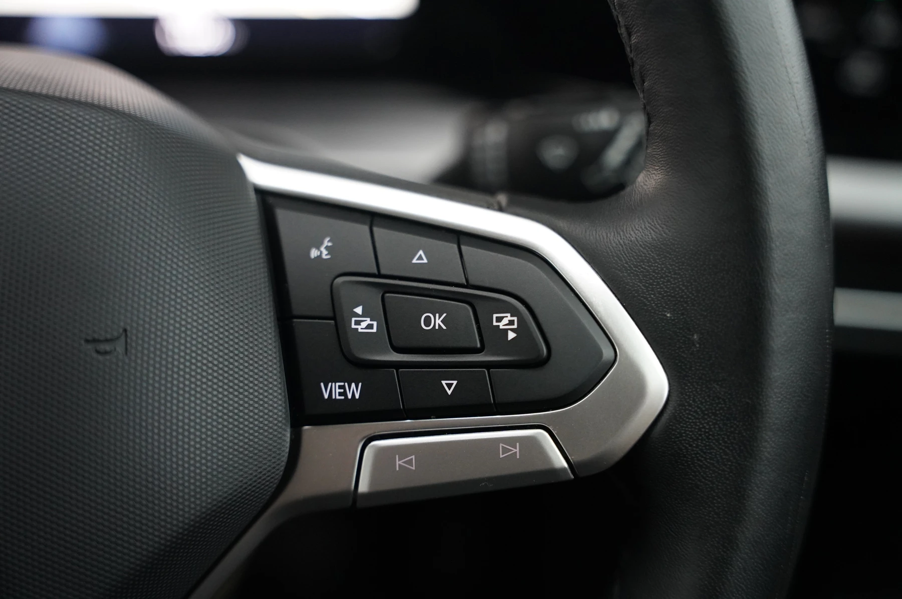 Volkswagen-Golf-image-19